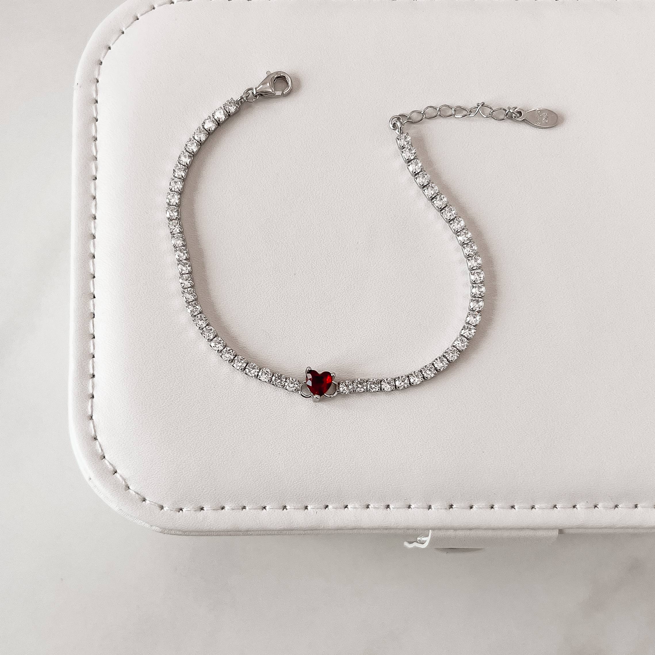 Pulseira Riviera 2.5 detalhe zircônia coração vermelho 16,5cm com alongadora ródio