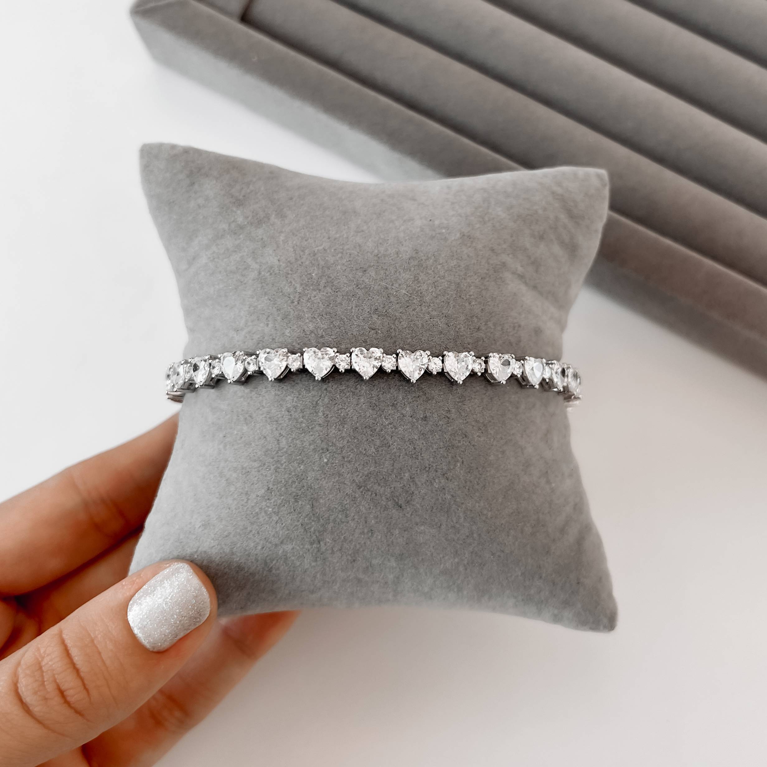 Imagem Secundária Pulseira Riviera zircônias coração e redonda 5.5 fecho gaveta 18cm ródio