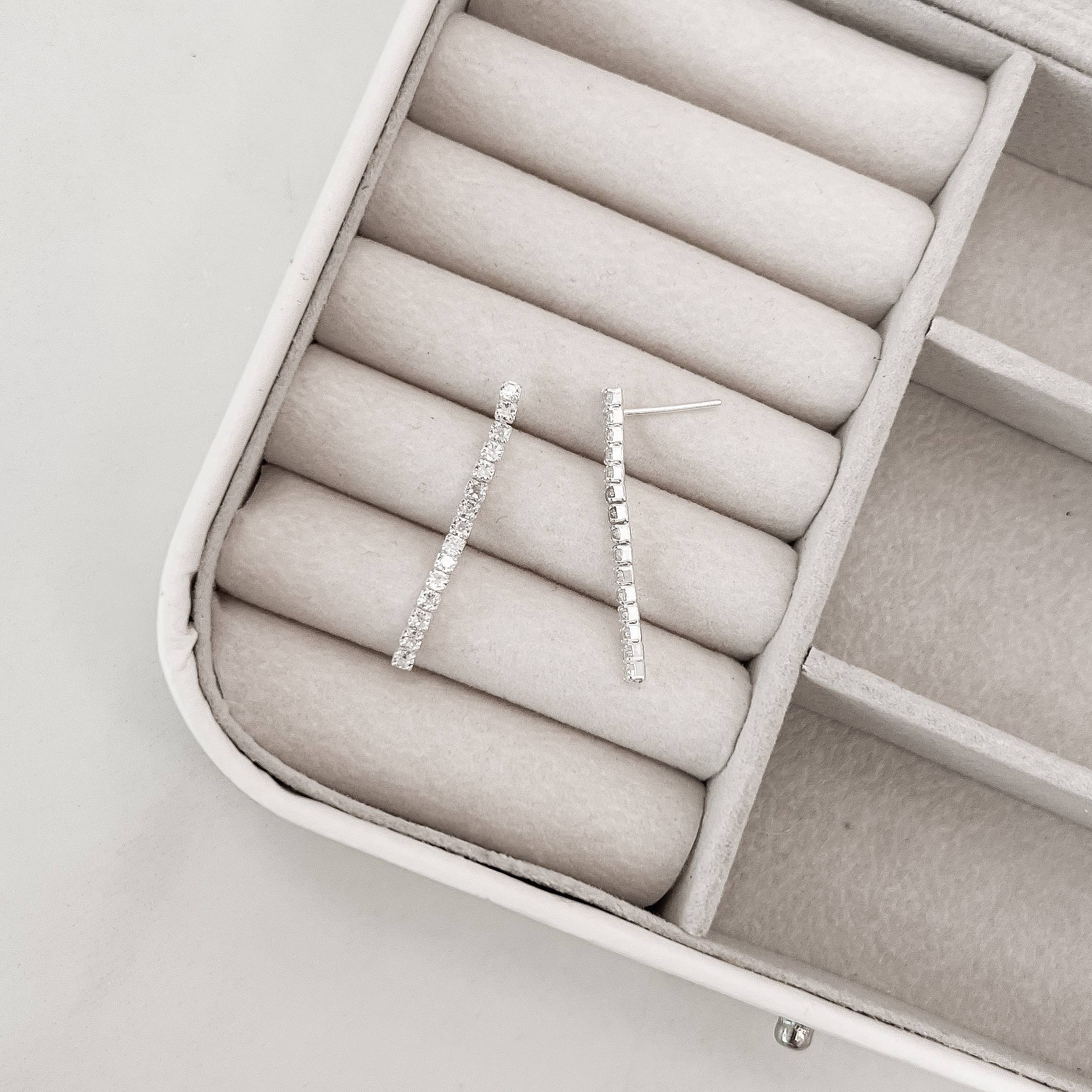 Brinco fio cravejado 32mm