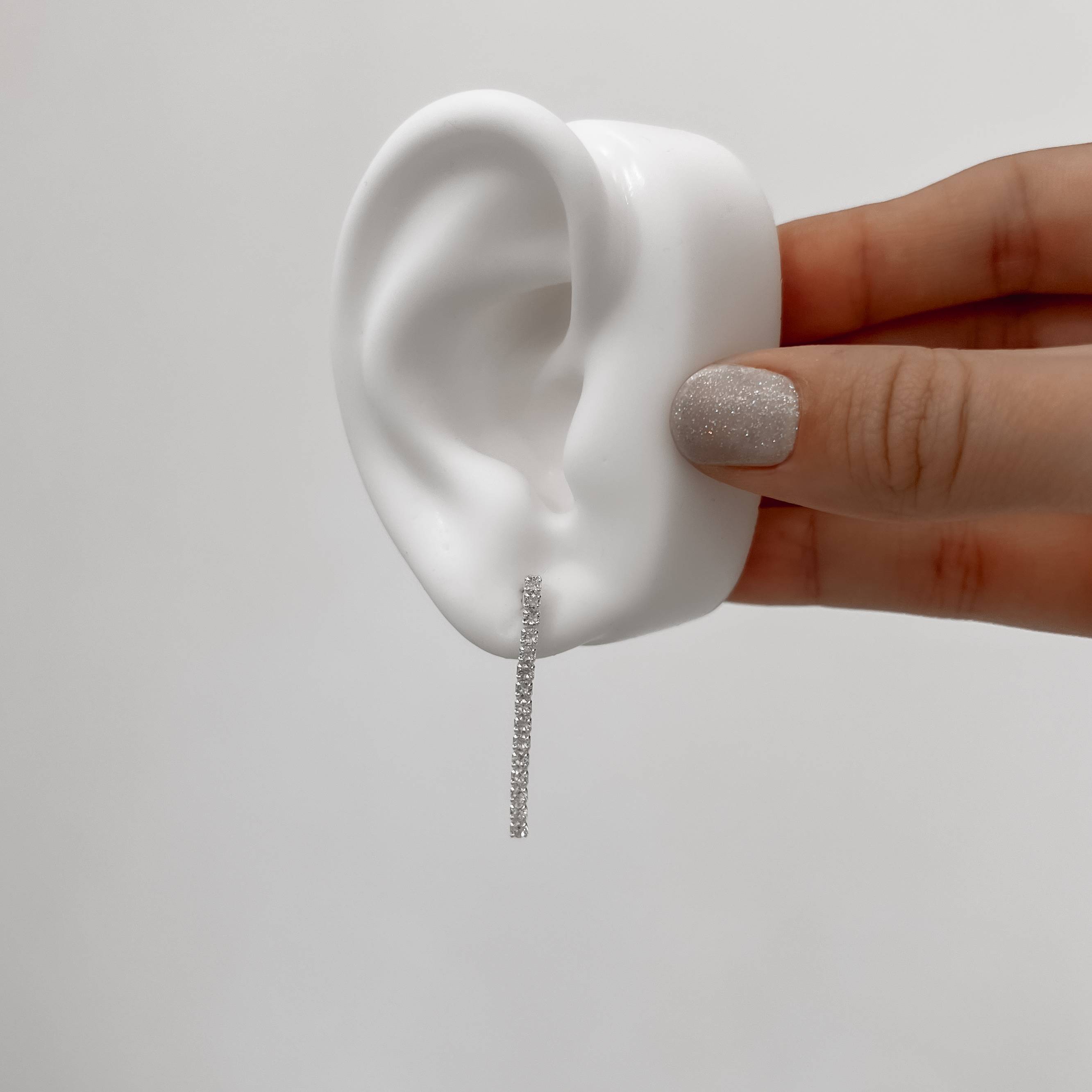 Imagem Secundária Brinco fio cravejado 32mm