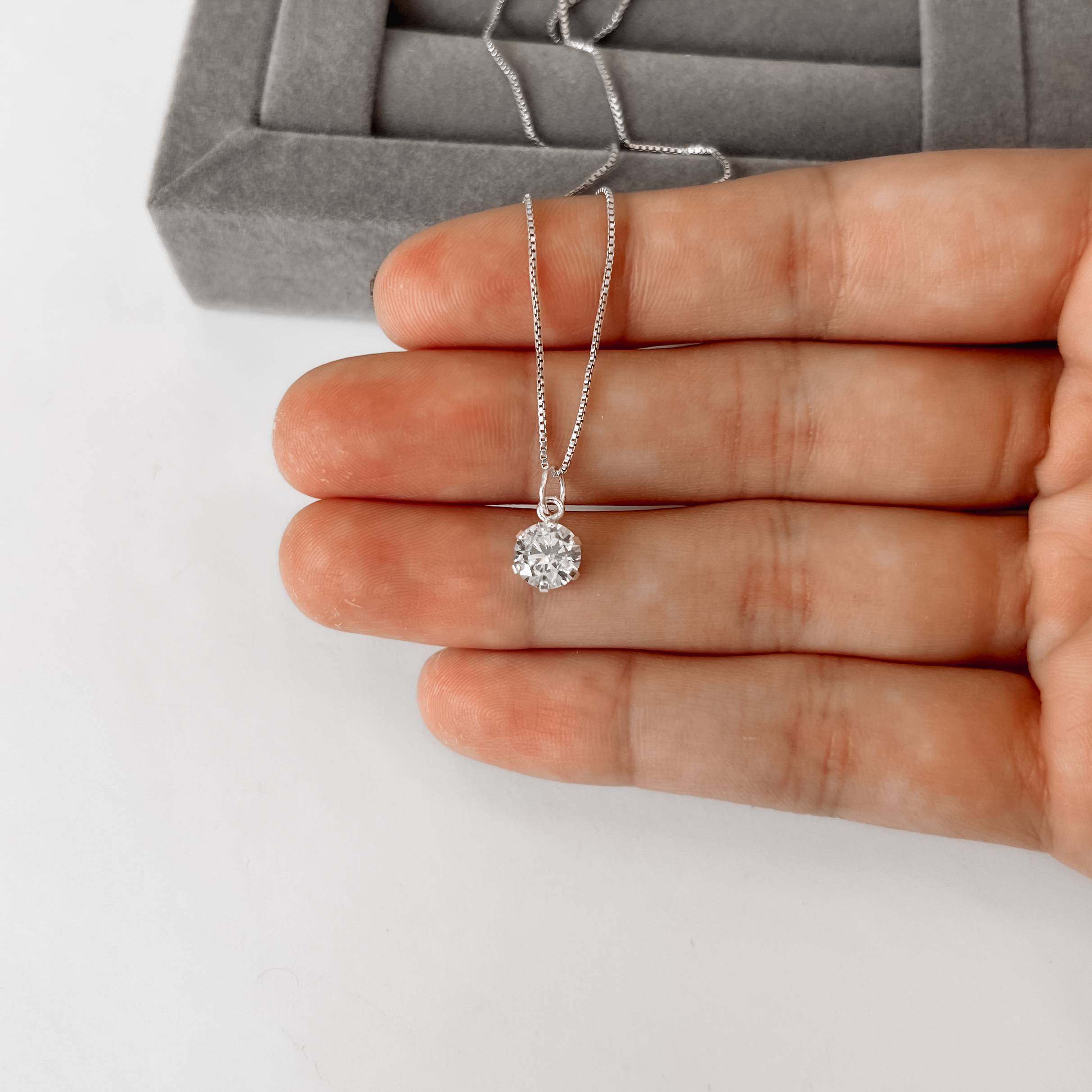 Imagem Secundária Colar pingente zircônia redonda cristal 7mm caixa alta 45cm