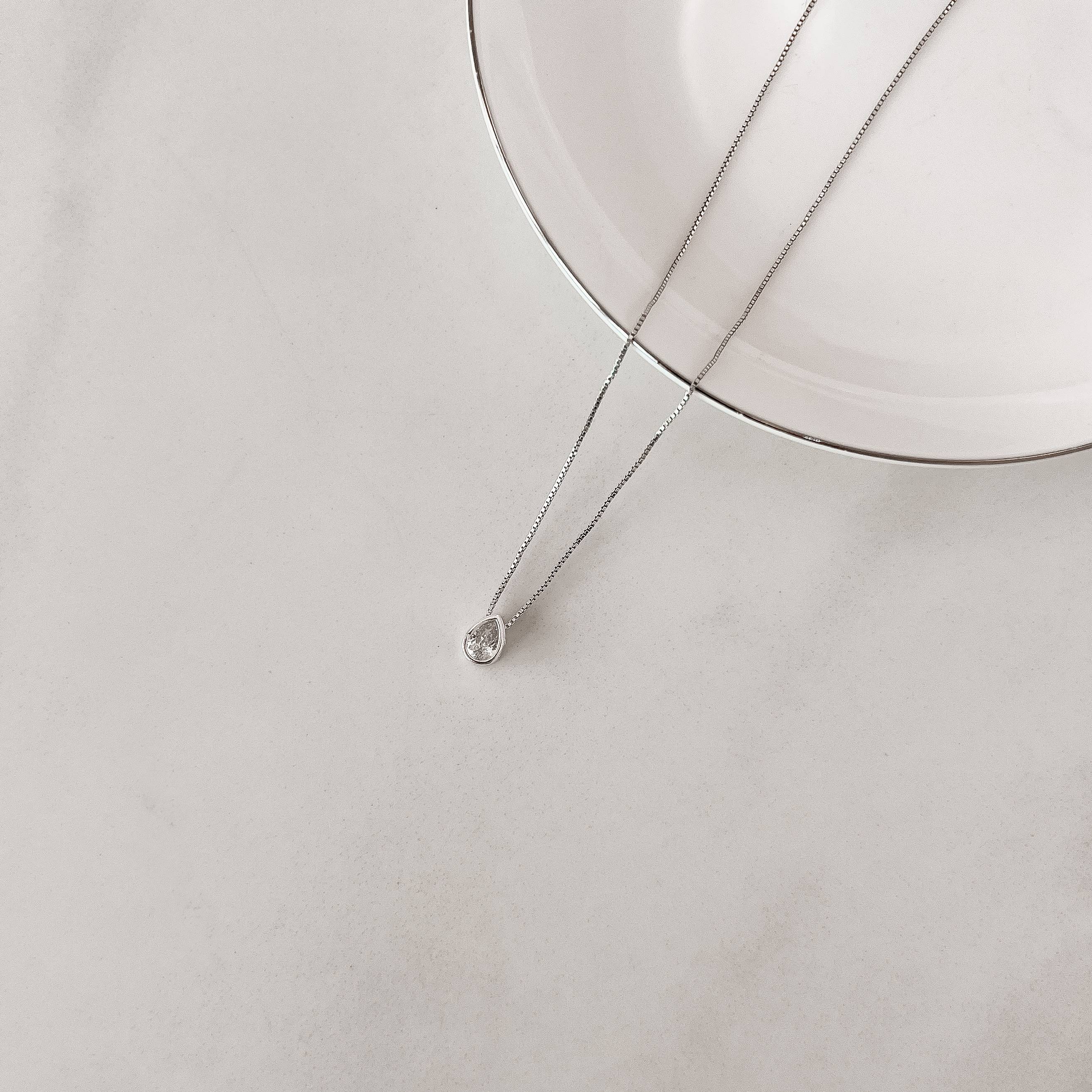 Colar zircônia gota embutida 7mm 40cm