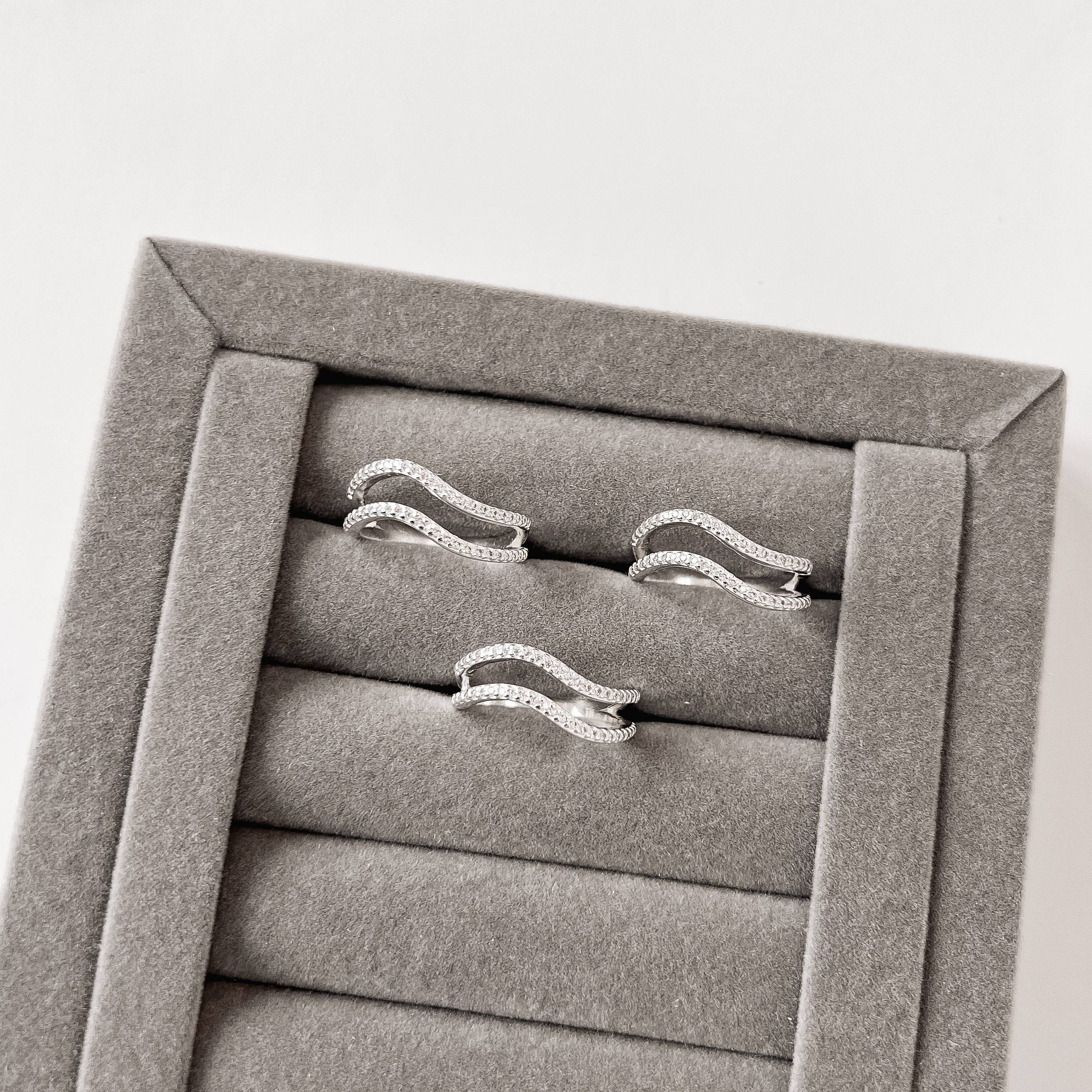 Imagem Anel duplo ondulado cravejado