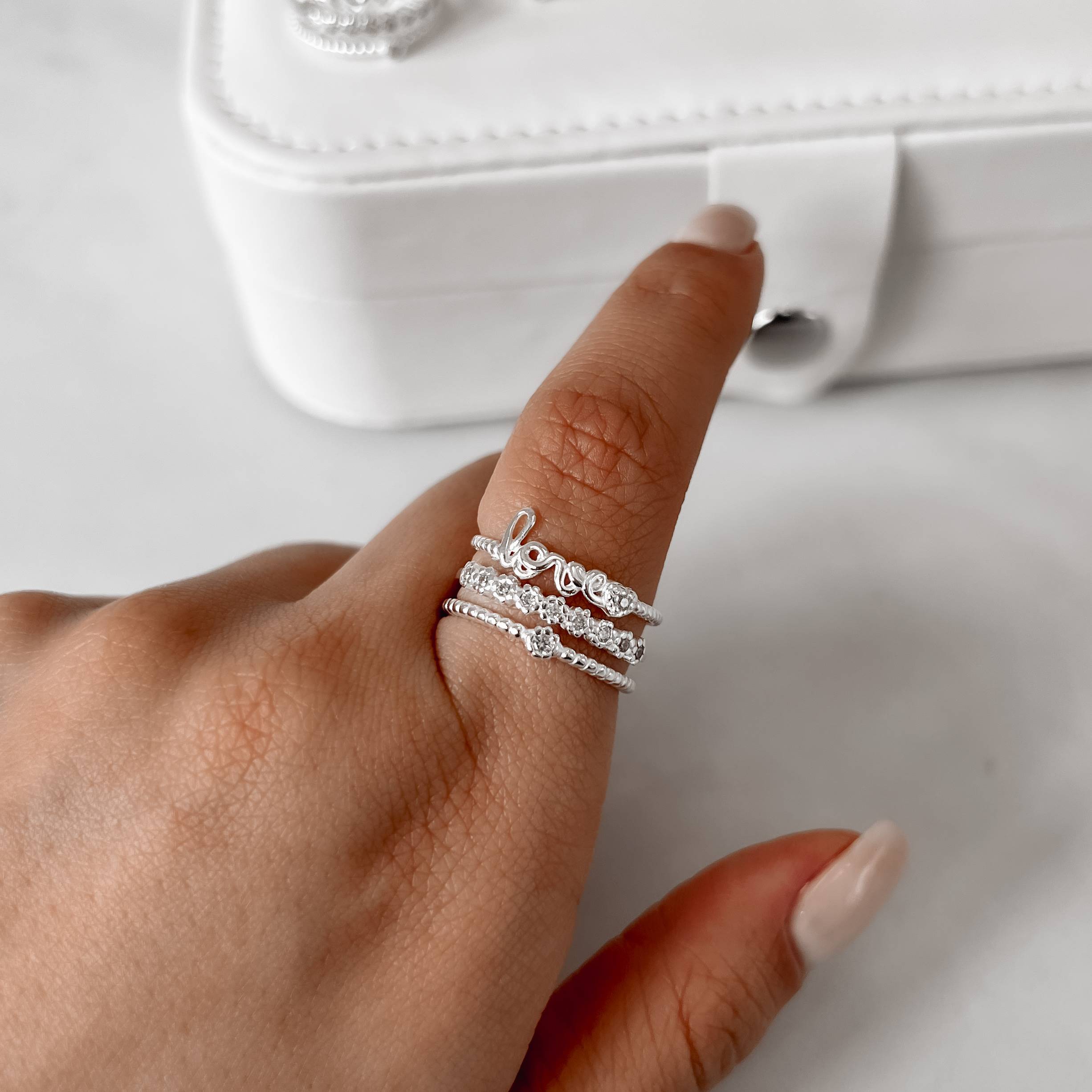 Imagem Secundária Anel triplo love, meia aliança e solitário