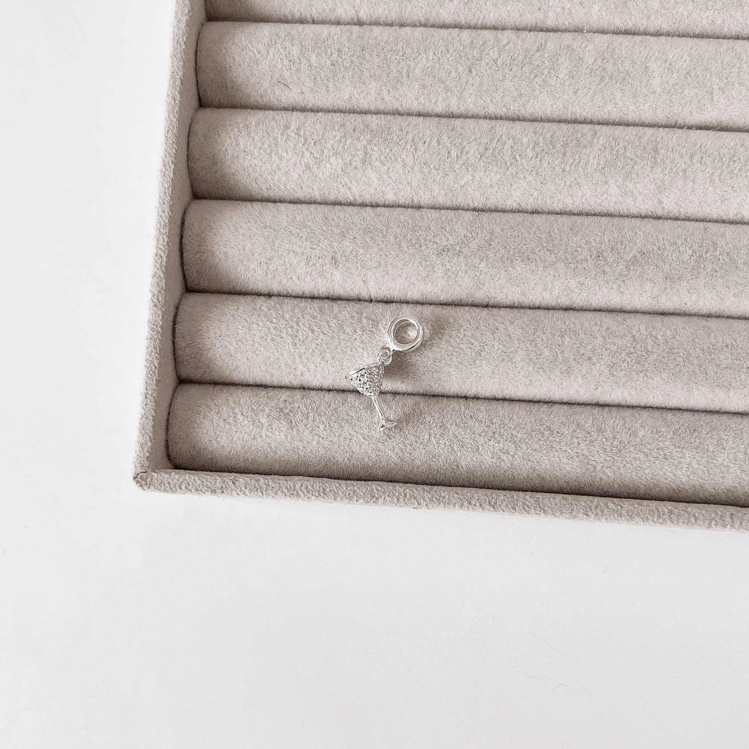 Berloque pingente taça cravejada 11mm