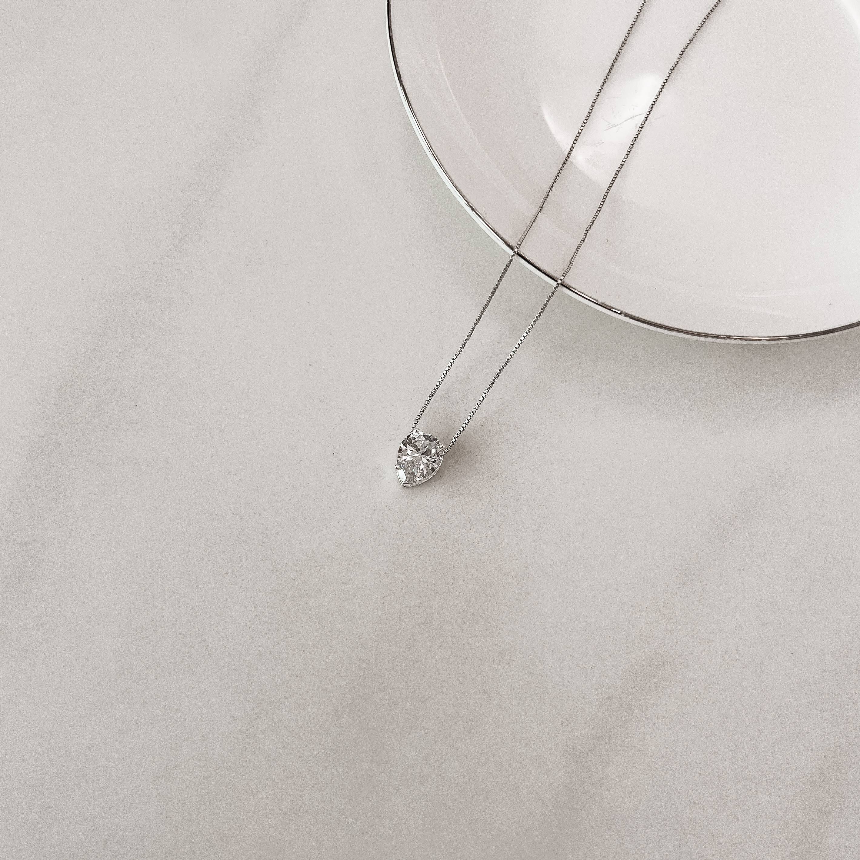 Imagem Colar zircônia gota invertida 10x8mm caixa alta 45cm