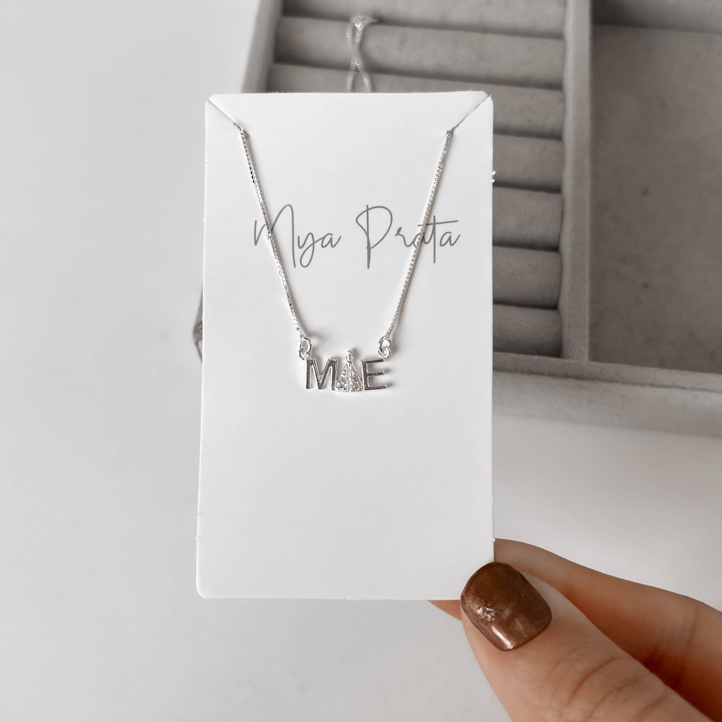 Colar entremeio Nsa. Sra. Aparecida cravejada escrito mãe 16mm v12 45cm