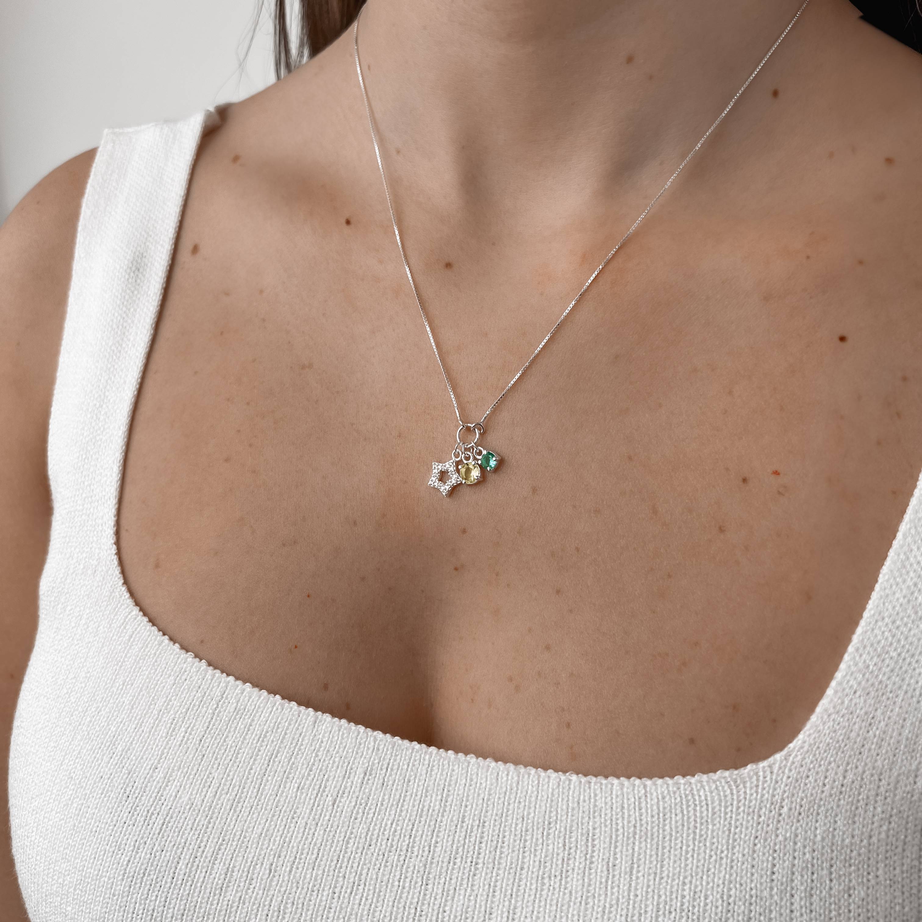 Imagem Secundária Colar entremeio círculo pingentes estrela vazada cravejada, zircônias amarela e acqua v12 45cm