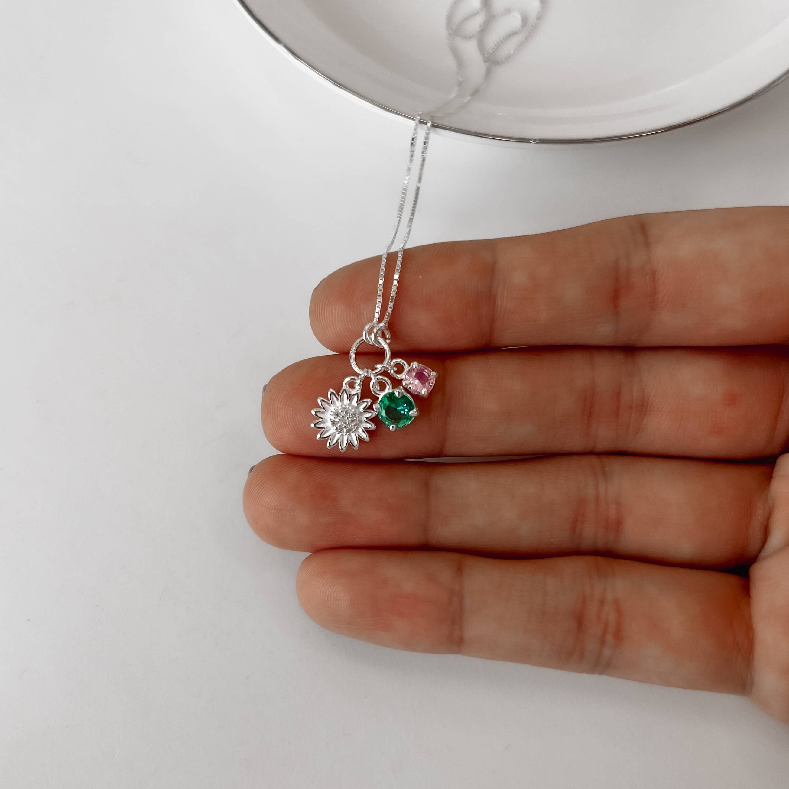 Imagem Secundária Colar entremeio círculo pingentes flor, zircônias rosa e acqua v12 45cm