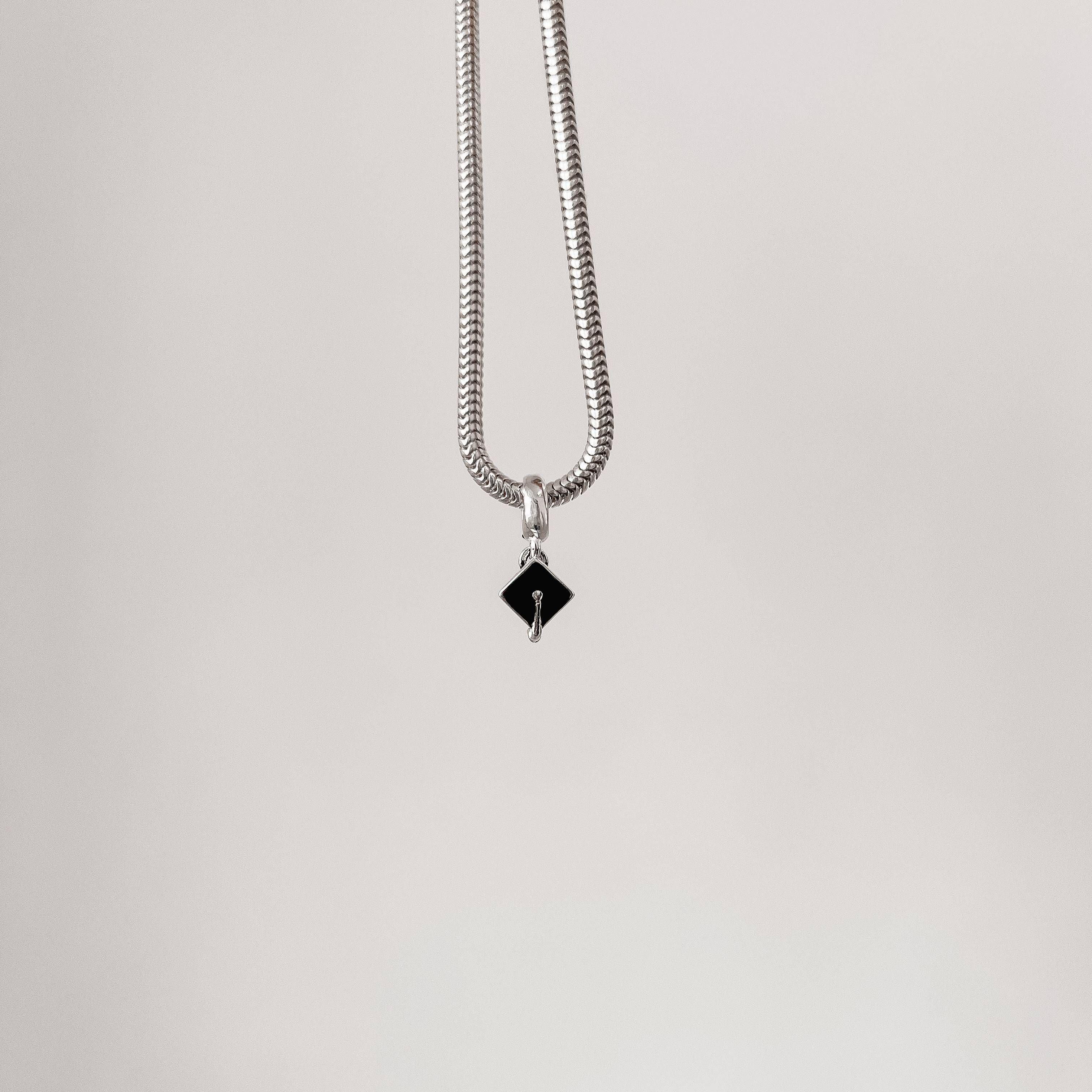 Berloque pingente chapéu formatura resina 6mm