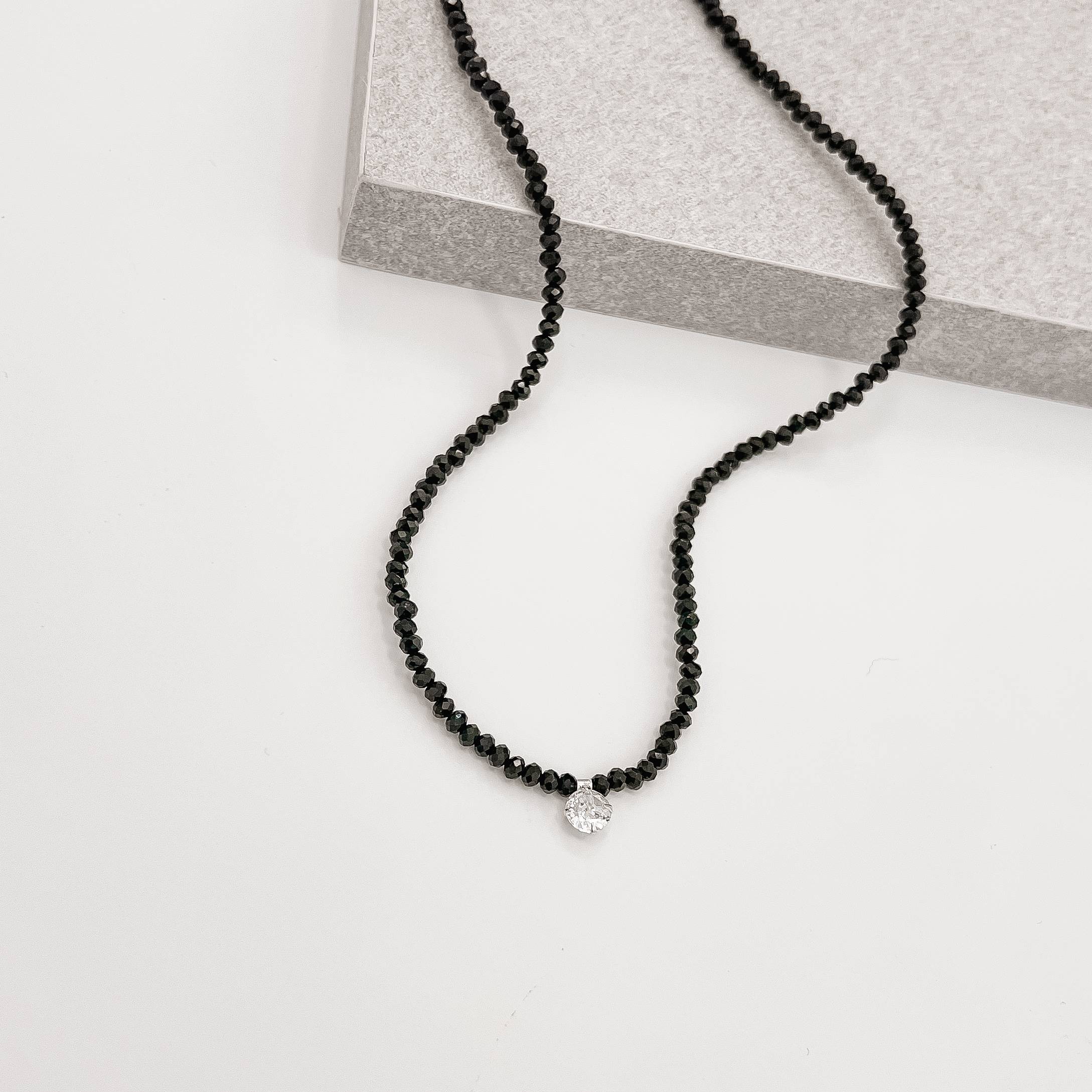 Colar cristal ônix 3mm pingente zircônia 6mm 40+5cm