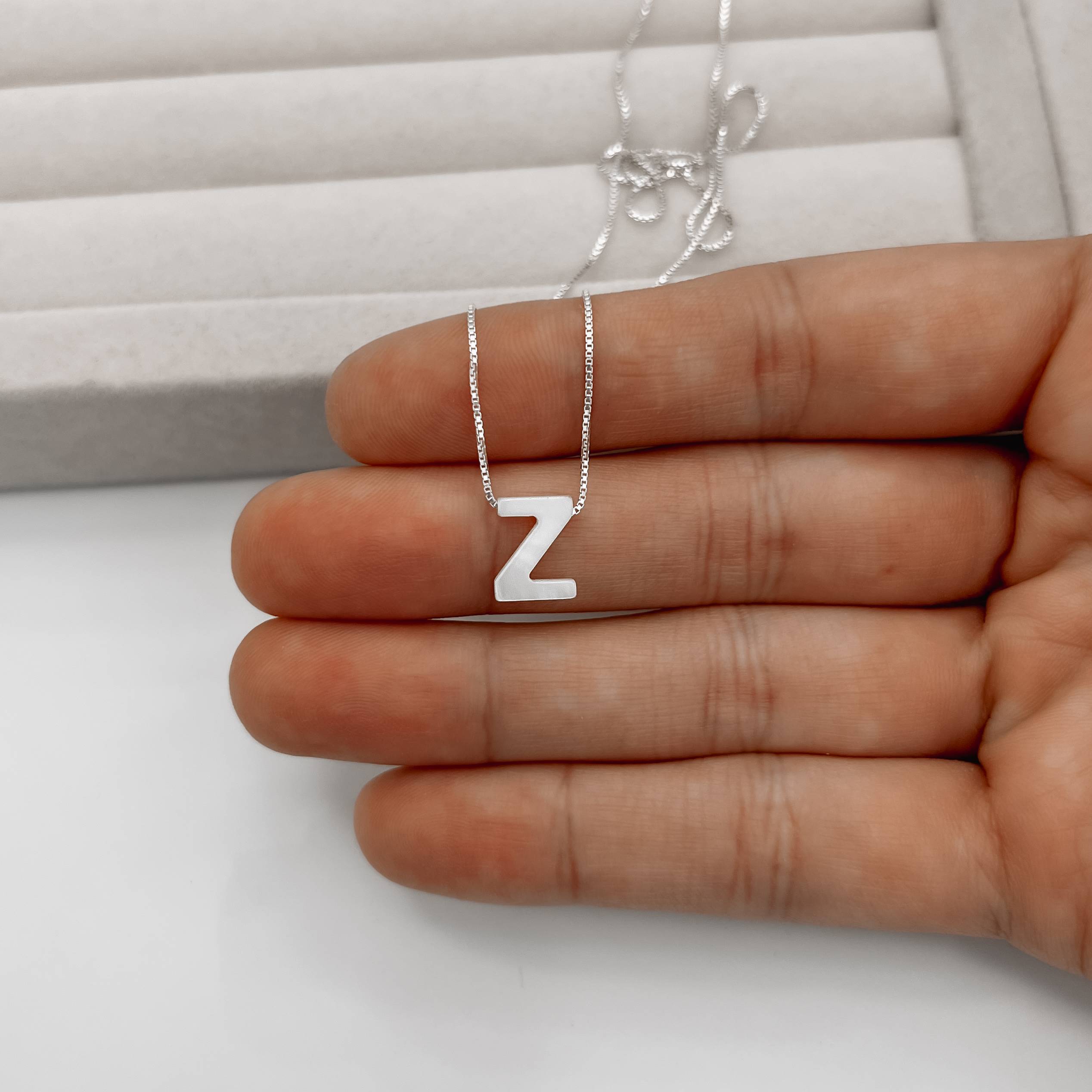 Imagem Colar madrepérola letra Z 45cm