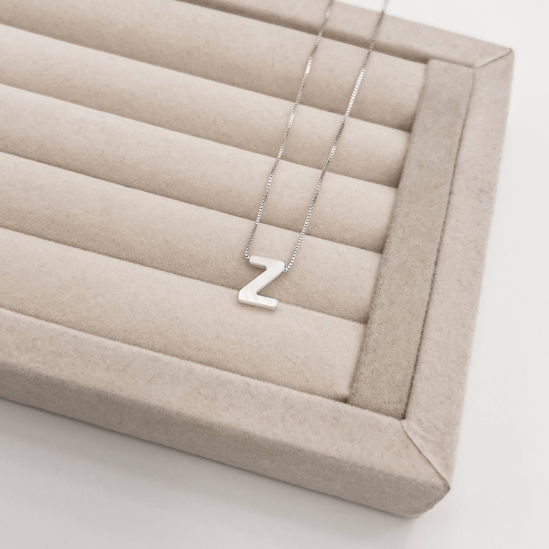 Imagem Secundária Colar madrepérola letra Z 45cm