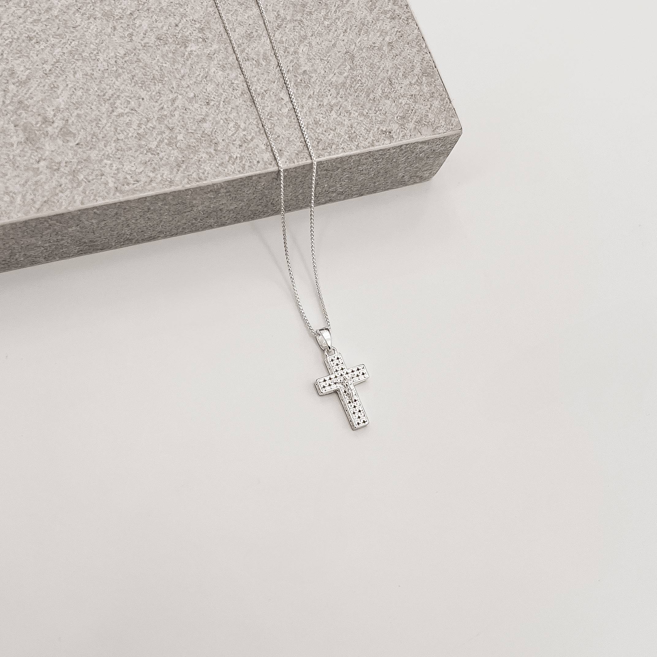 Imagem Colar pingente cruz Corpo de Cristo renda Italiana 15mm 40cm