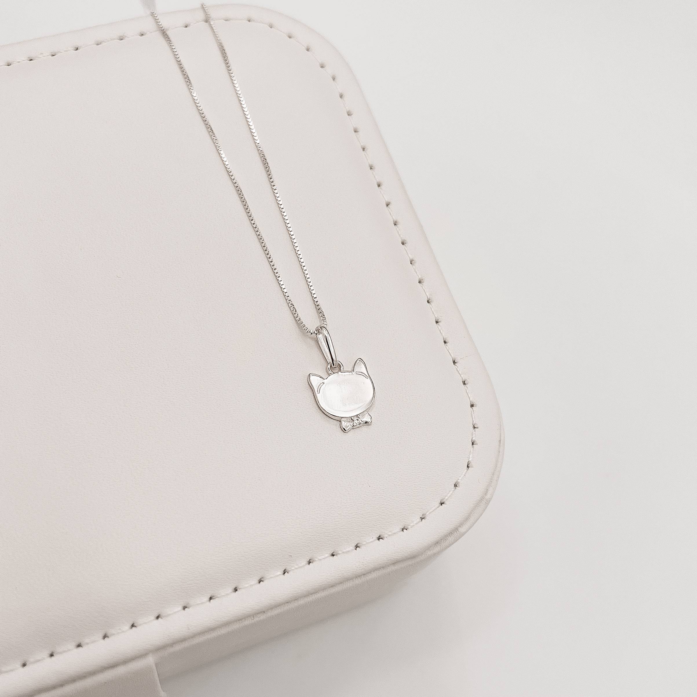 Colar pingente gato detalhe zircônia 11mm 45cm