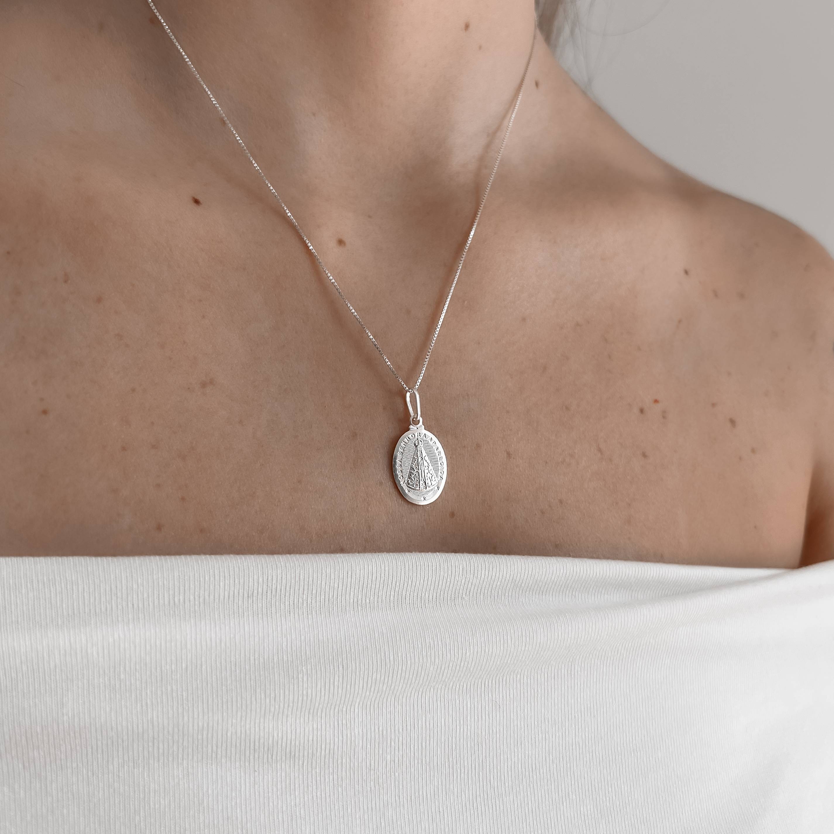 Imagem Colar pingente medalha Nsa. Sra. Aparecida 20mm 45cm