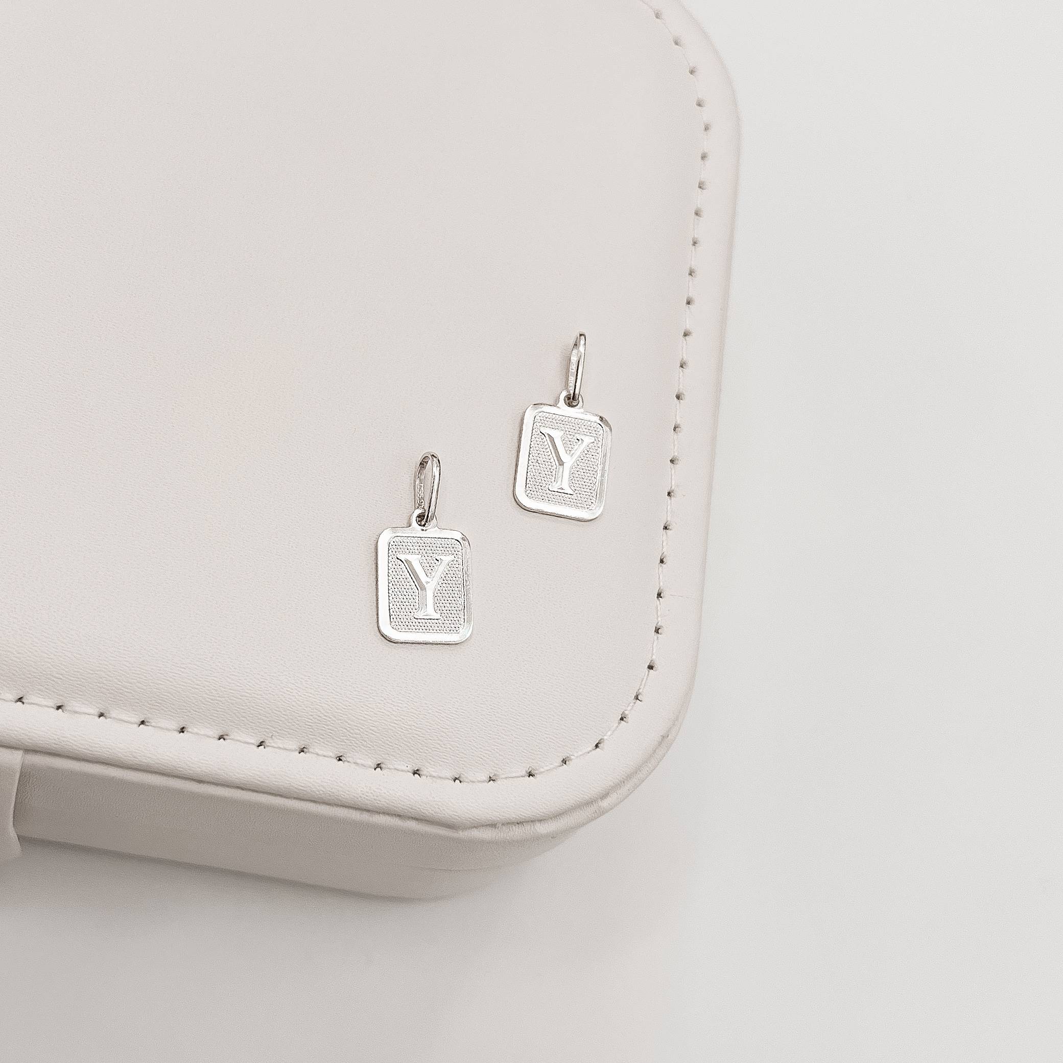 Pingente placa letra Y 12mm 