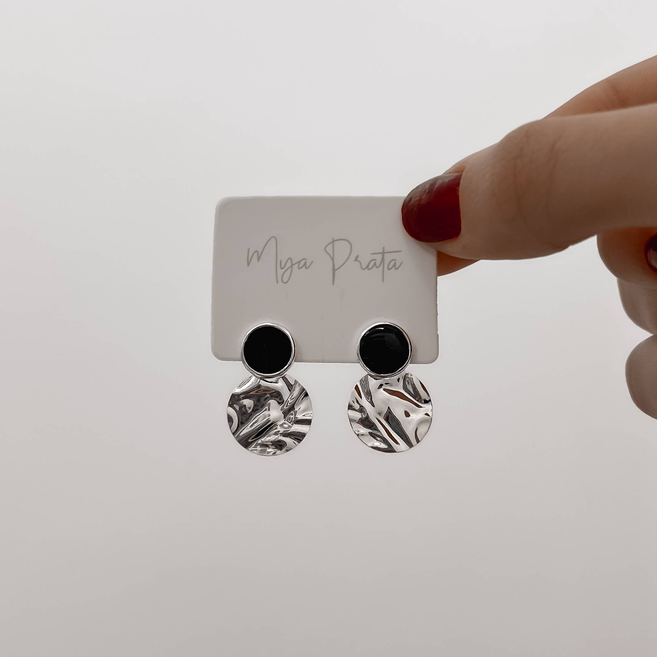 Imagem Secundária Brinco base círculo ônix resina com pingente círculo ondulado 15mm