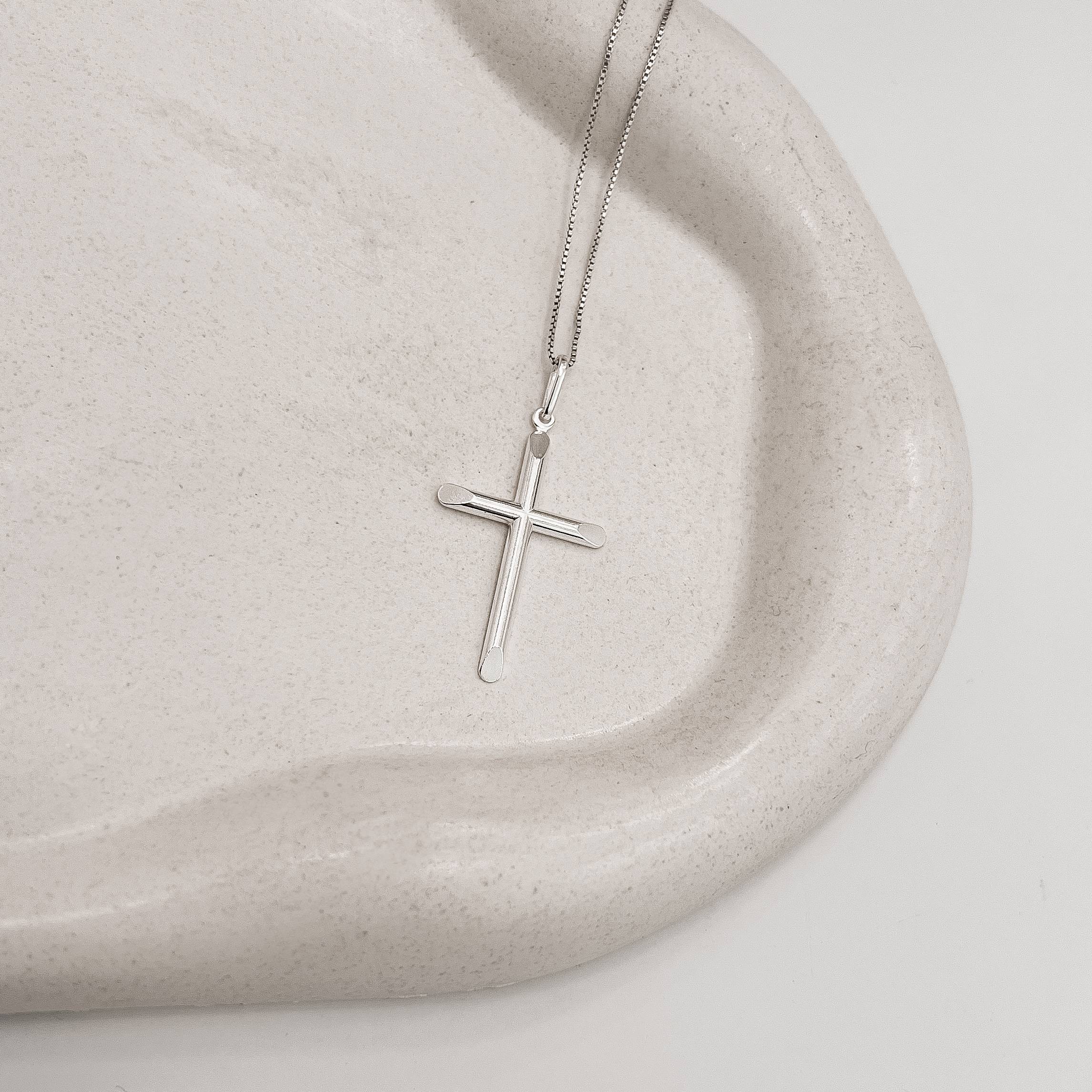 Colar pingente cruz 33mm 45cm