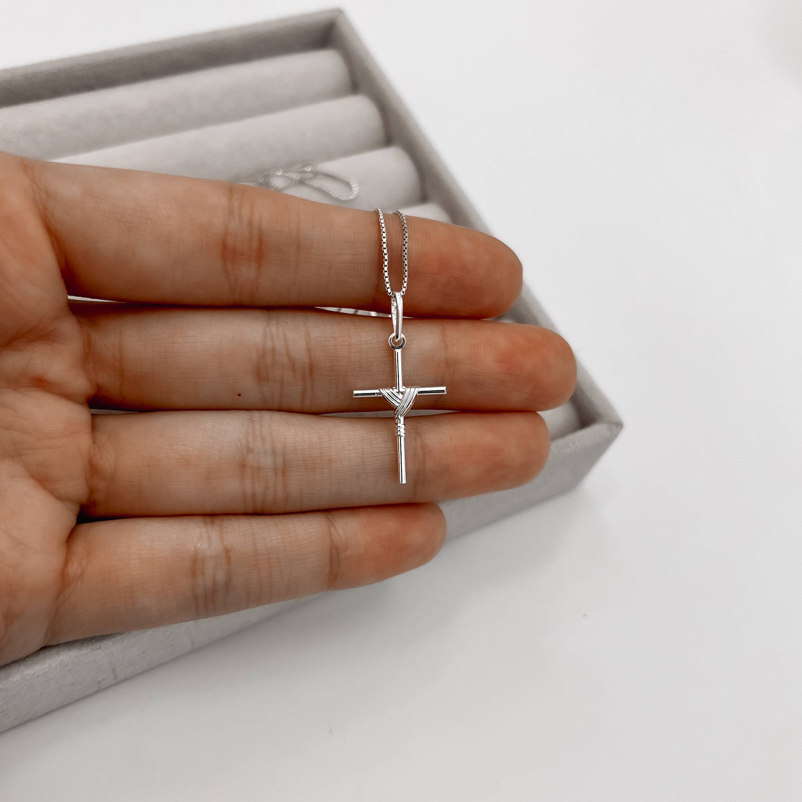 Imagem Secundária Colar pingente cruz 20mm 45cm