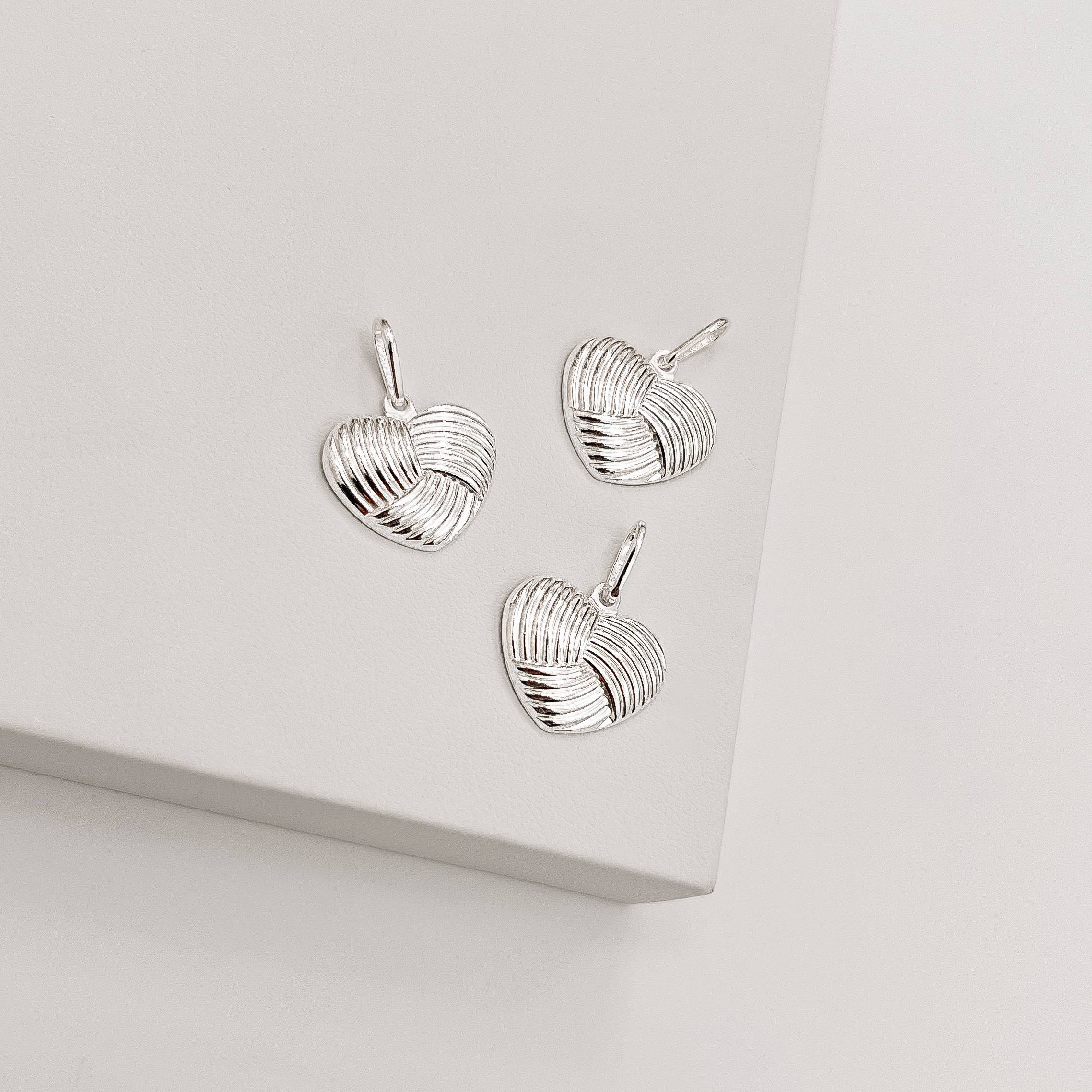 Pingente coração riscado 16mm