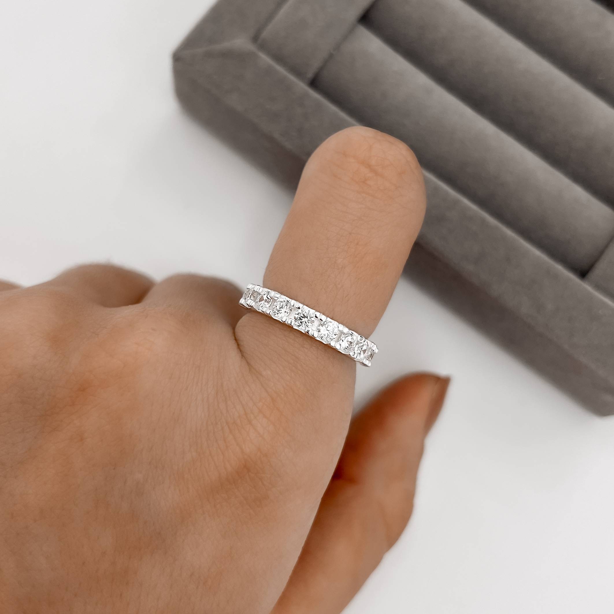 Imagem Anel aliança toda cravejada