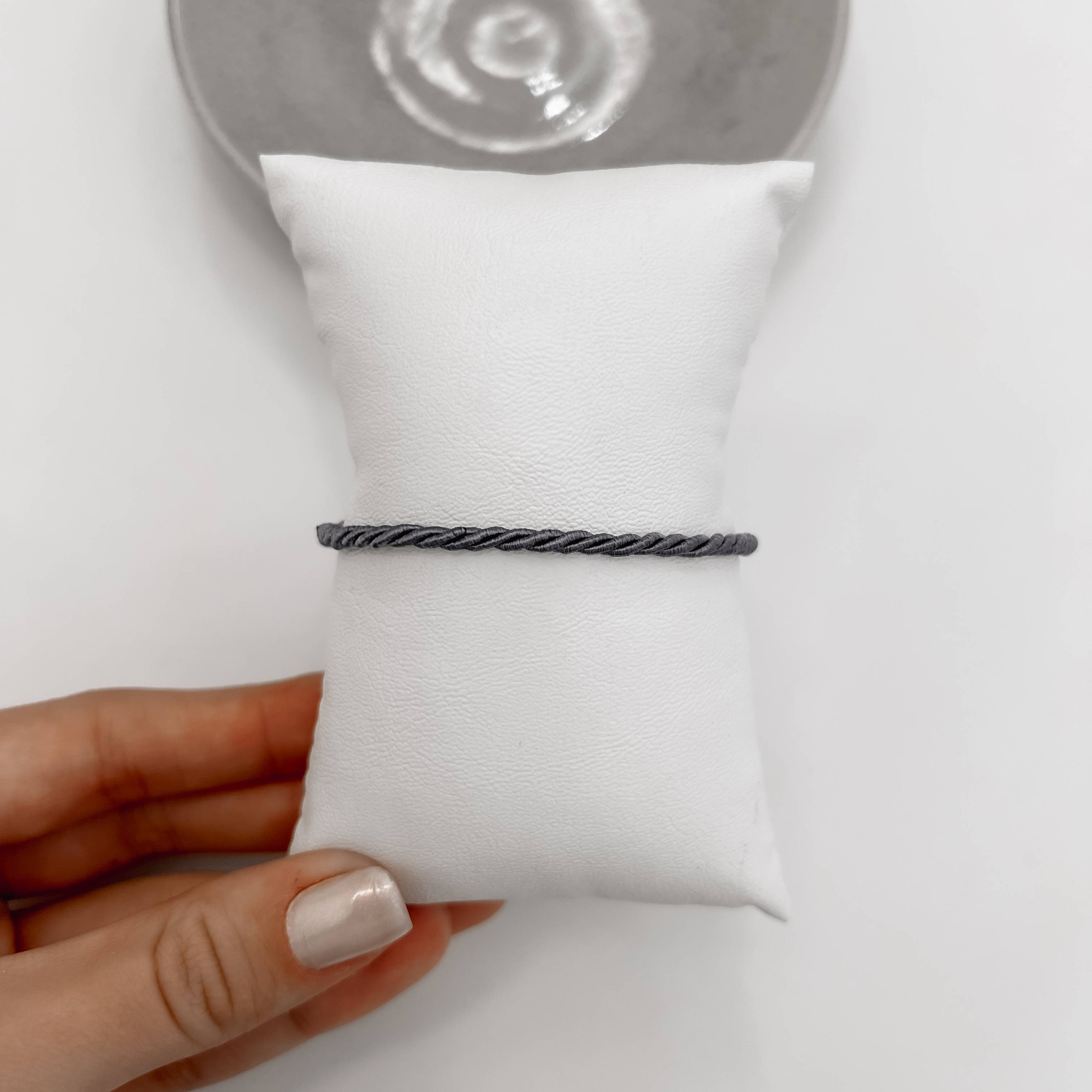 Imagem Secundária Pulseira cordão trançado cinza 2mm 16cm com alongadora