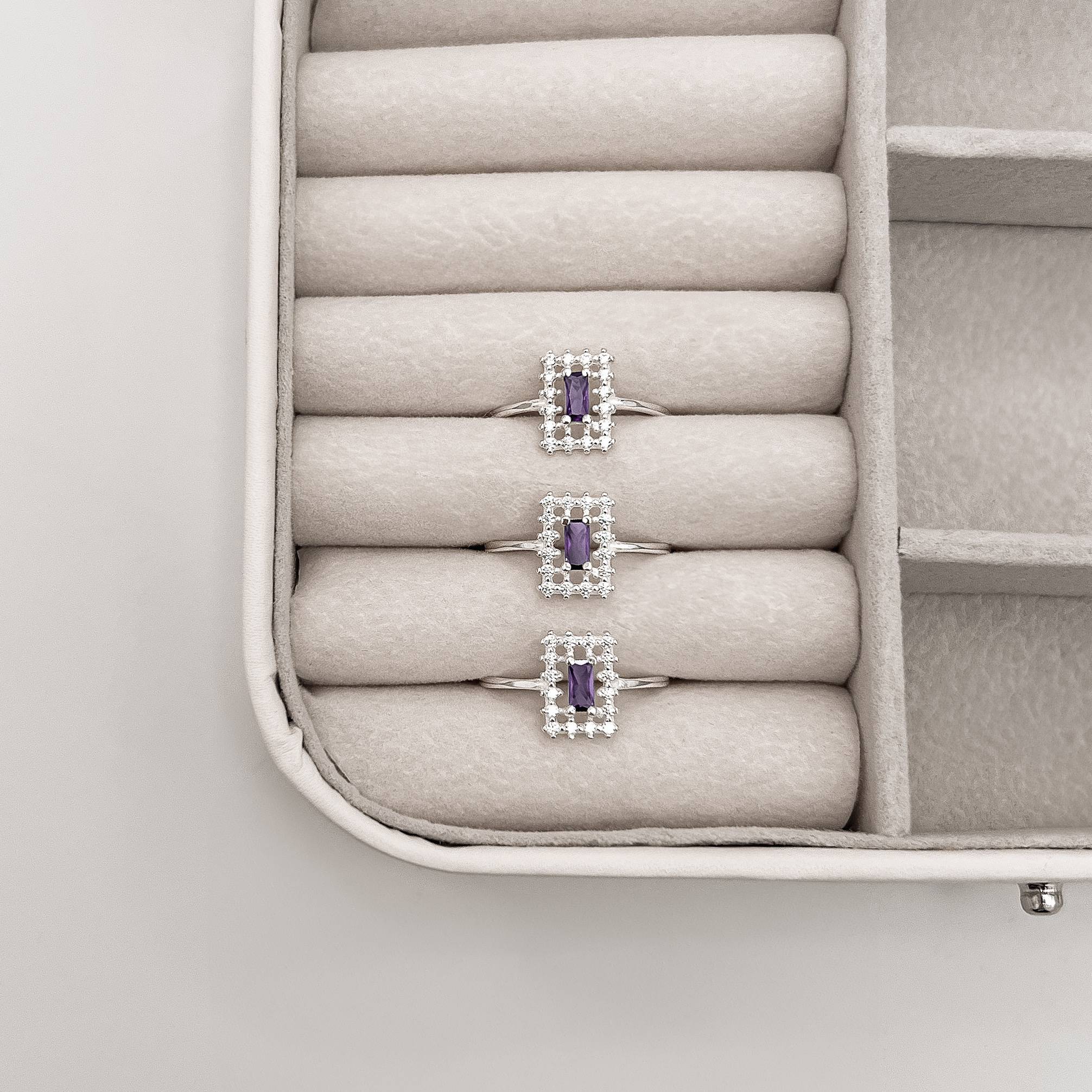 Imagem Anel zircônia retangular ametista com cravejado