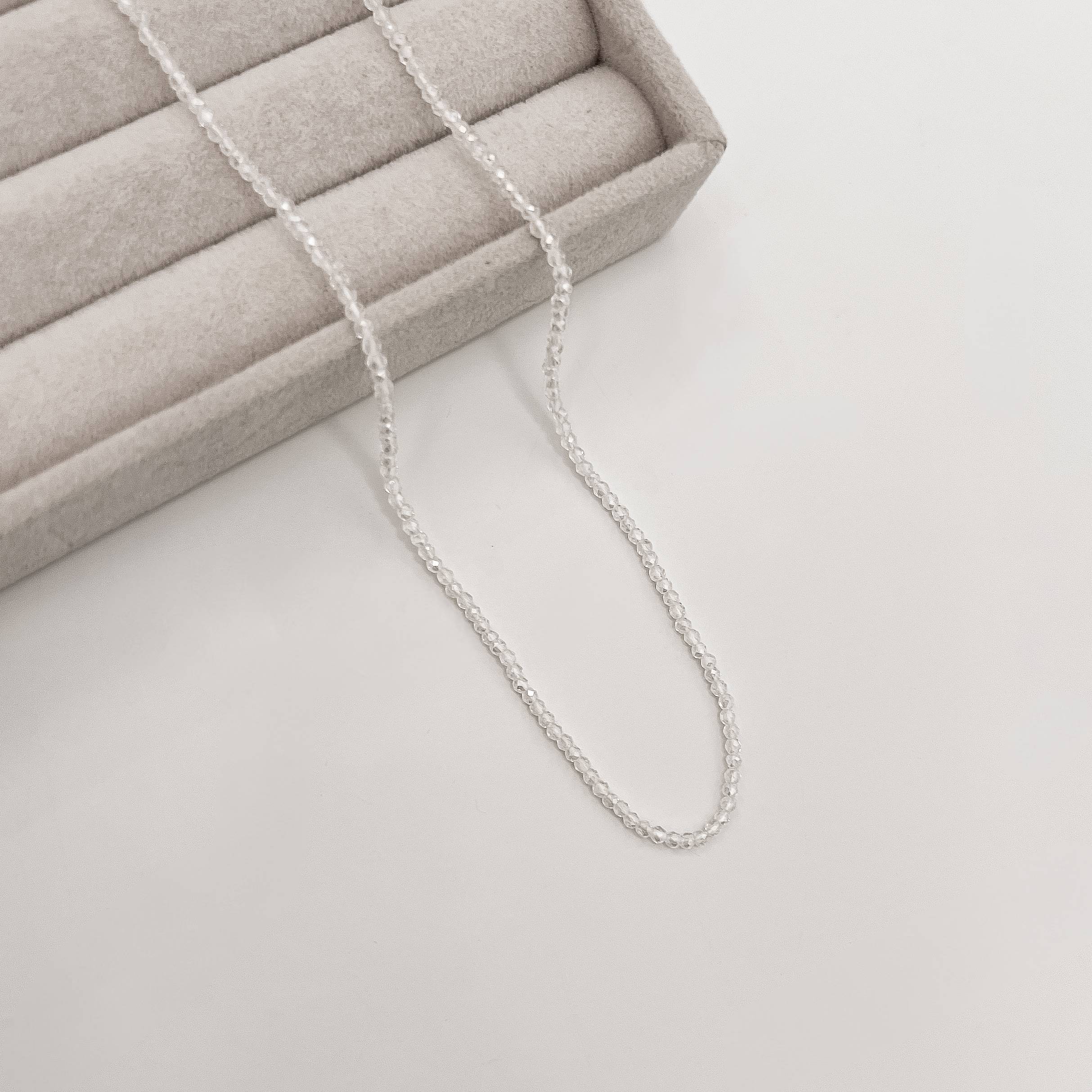 Choker zircônia redonda facetada cristal 2mm com alongadora