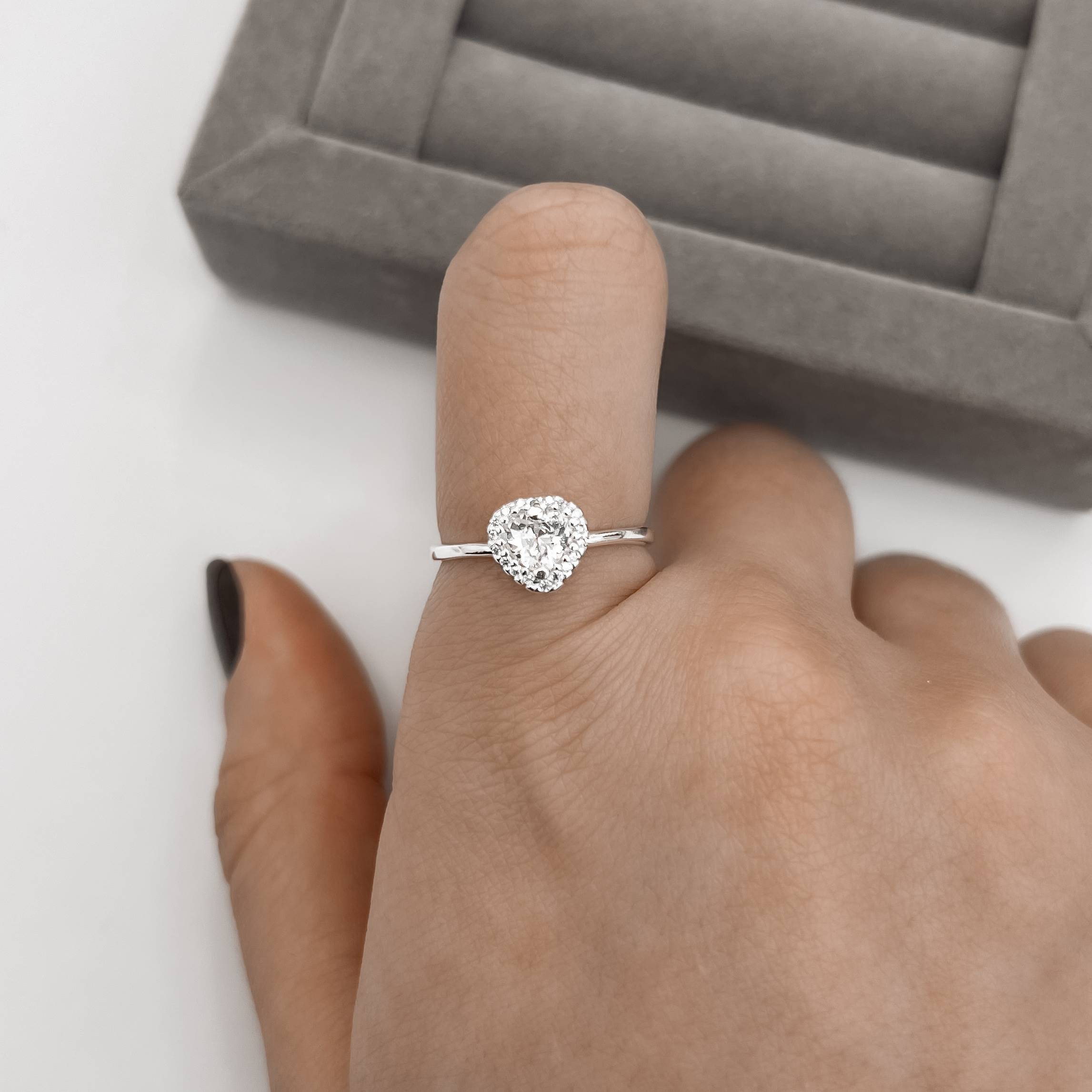 Imagem Anel zircônia coração com cravejado