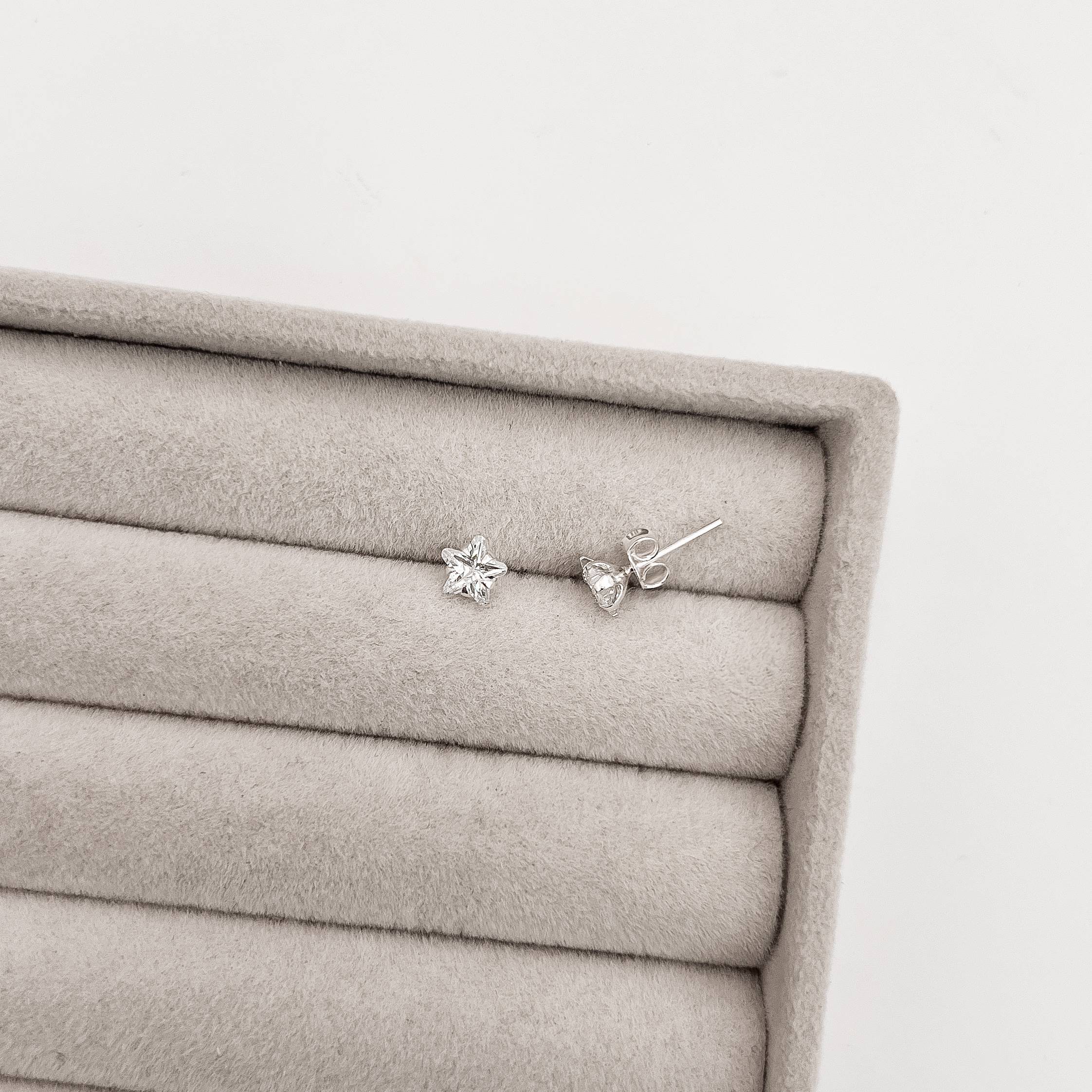 Imagem Brinco zircônia estrela cristal 6mm