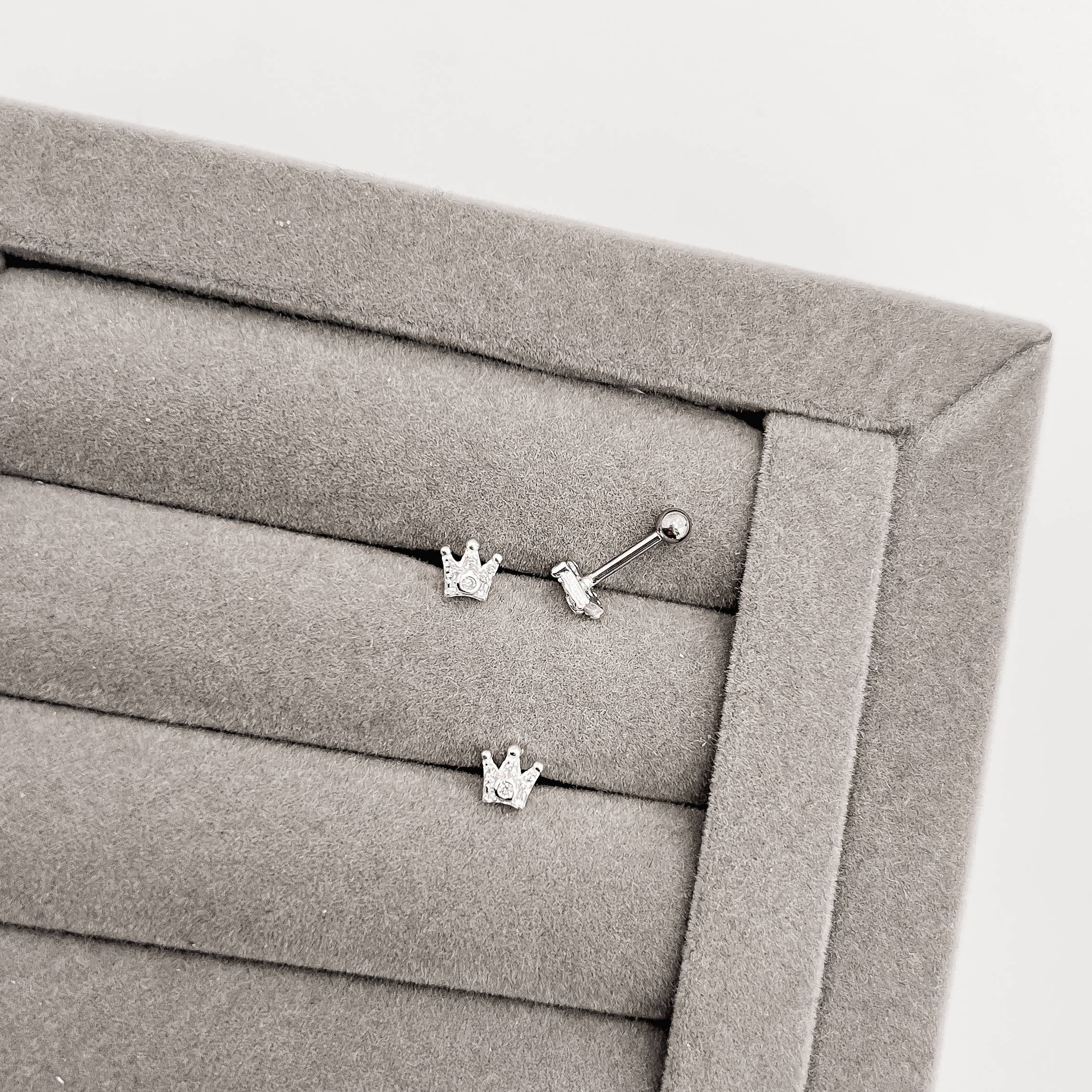 Piercing haste coroa cravejada 5mm