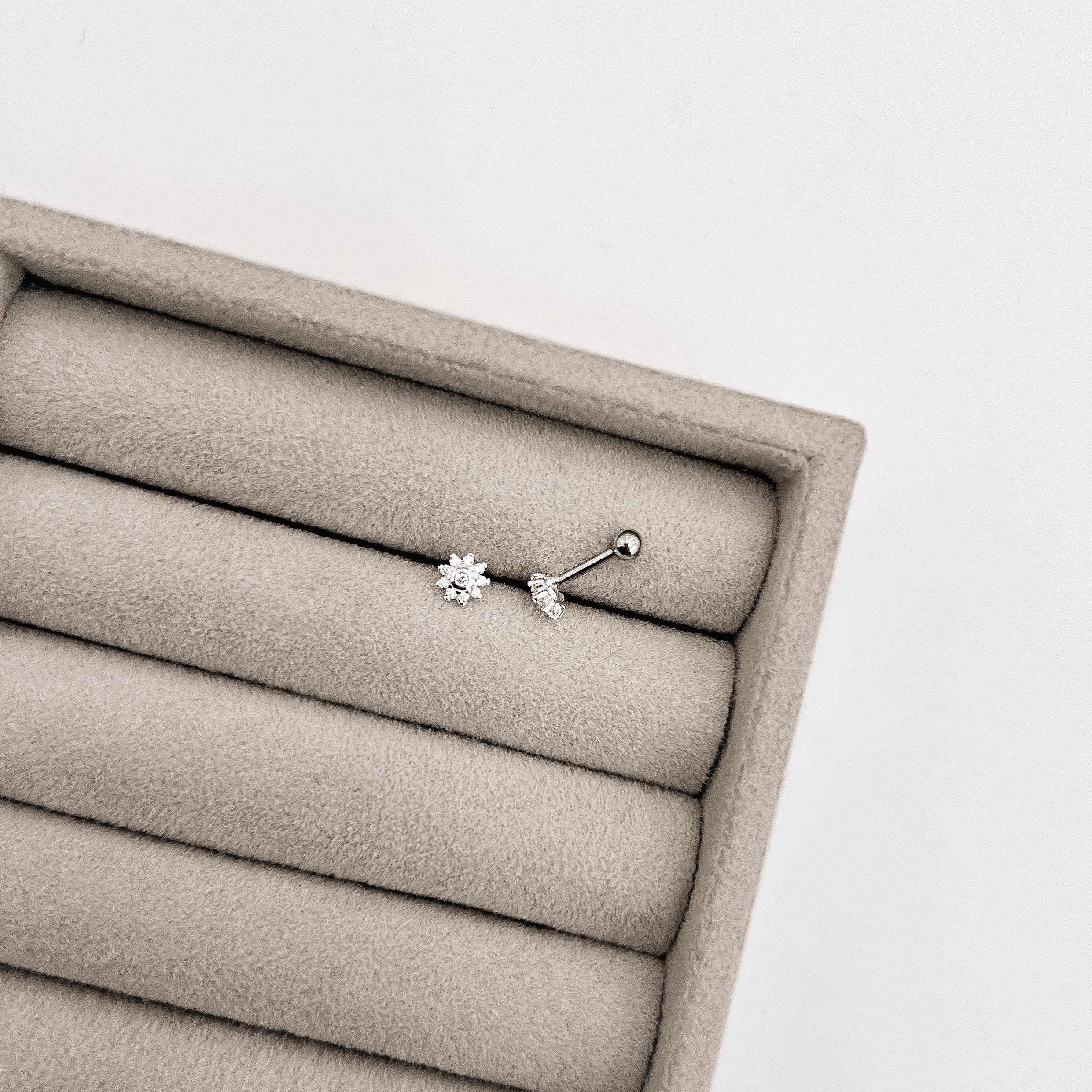 Piercing haste flor cravejada cristal 5mm