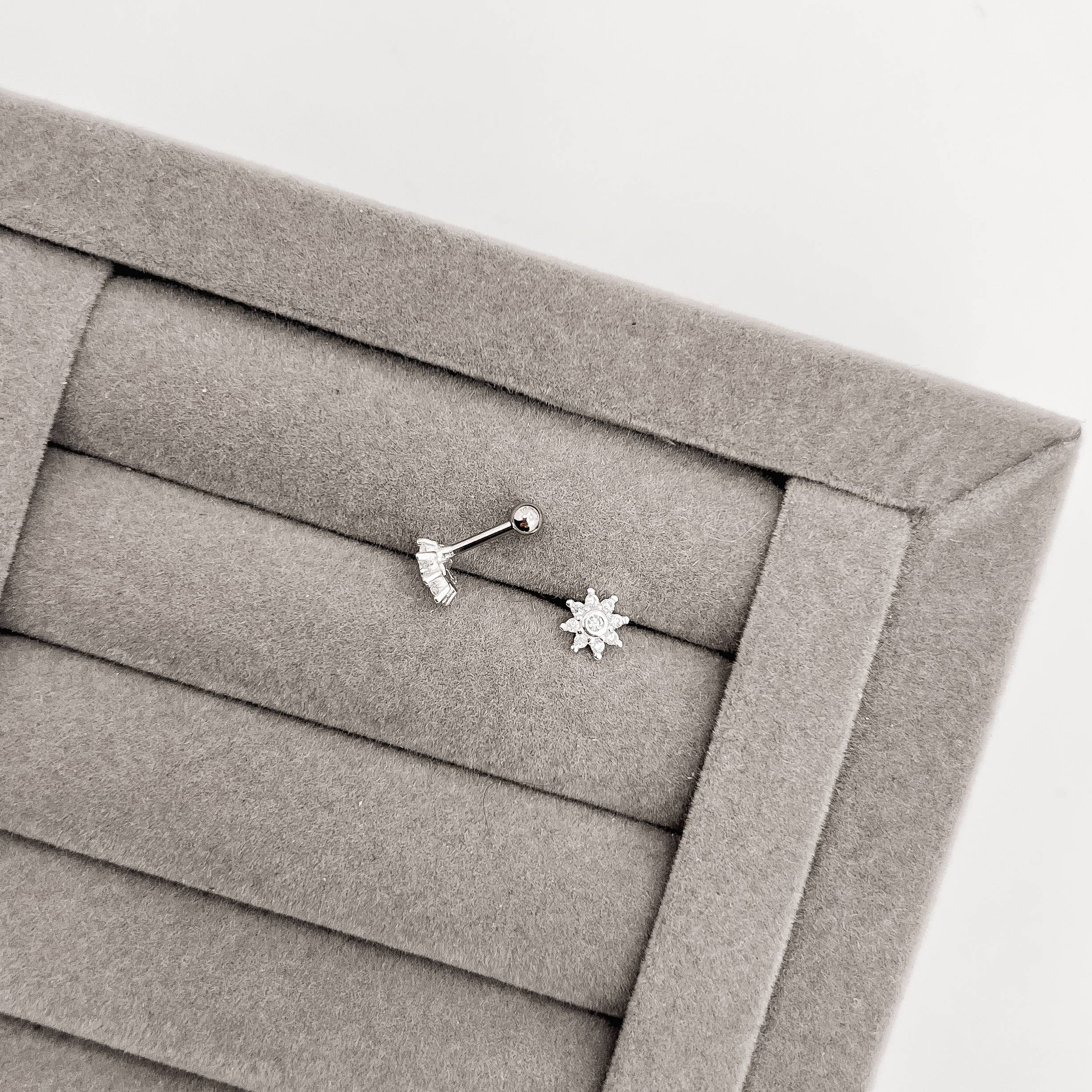 Piercing haste sol cravejado 6mm