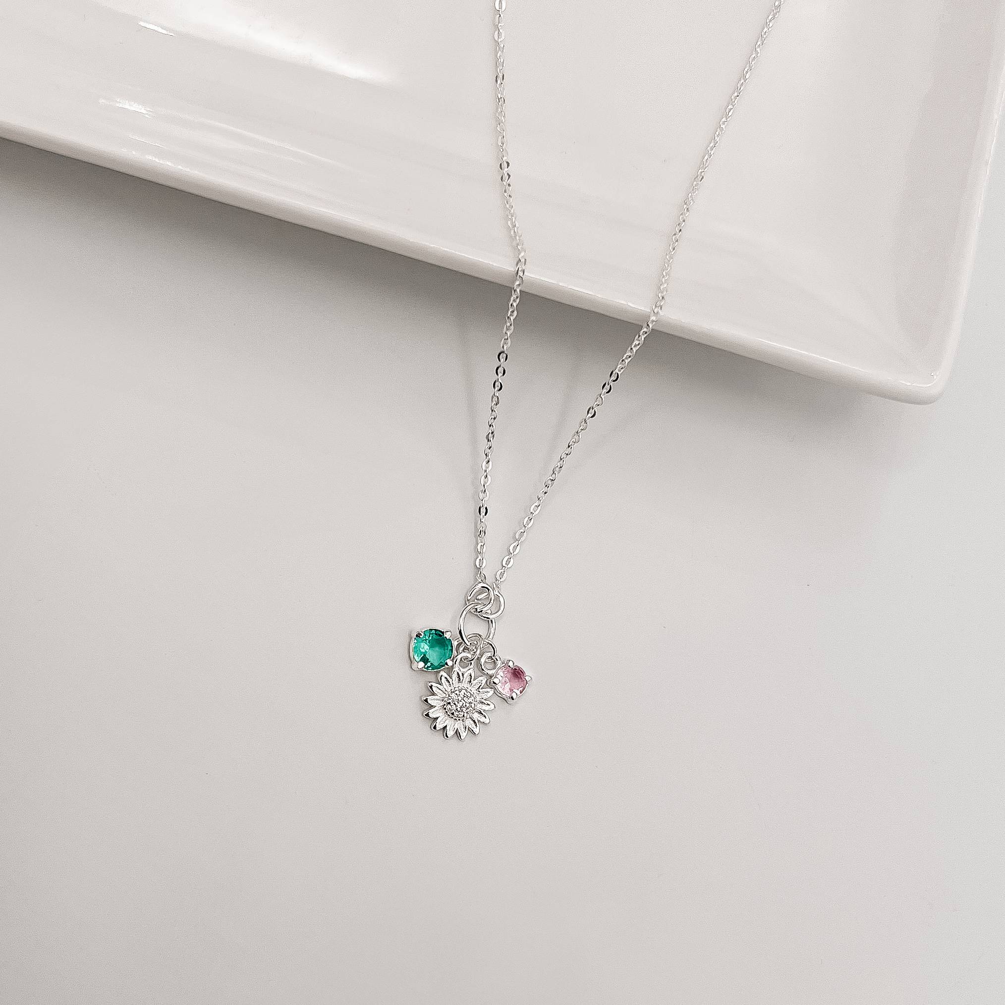 Imagem Secundária Colar entremeio círculo pingentes flor, zircônias rosa e acqua corrente cadeadinho 40+5cm