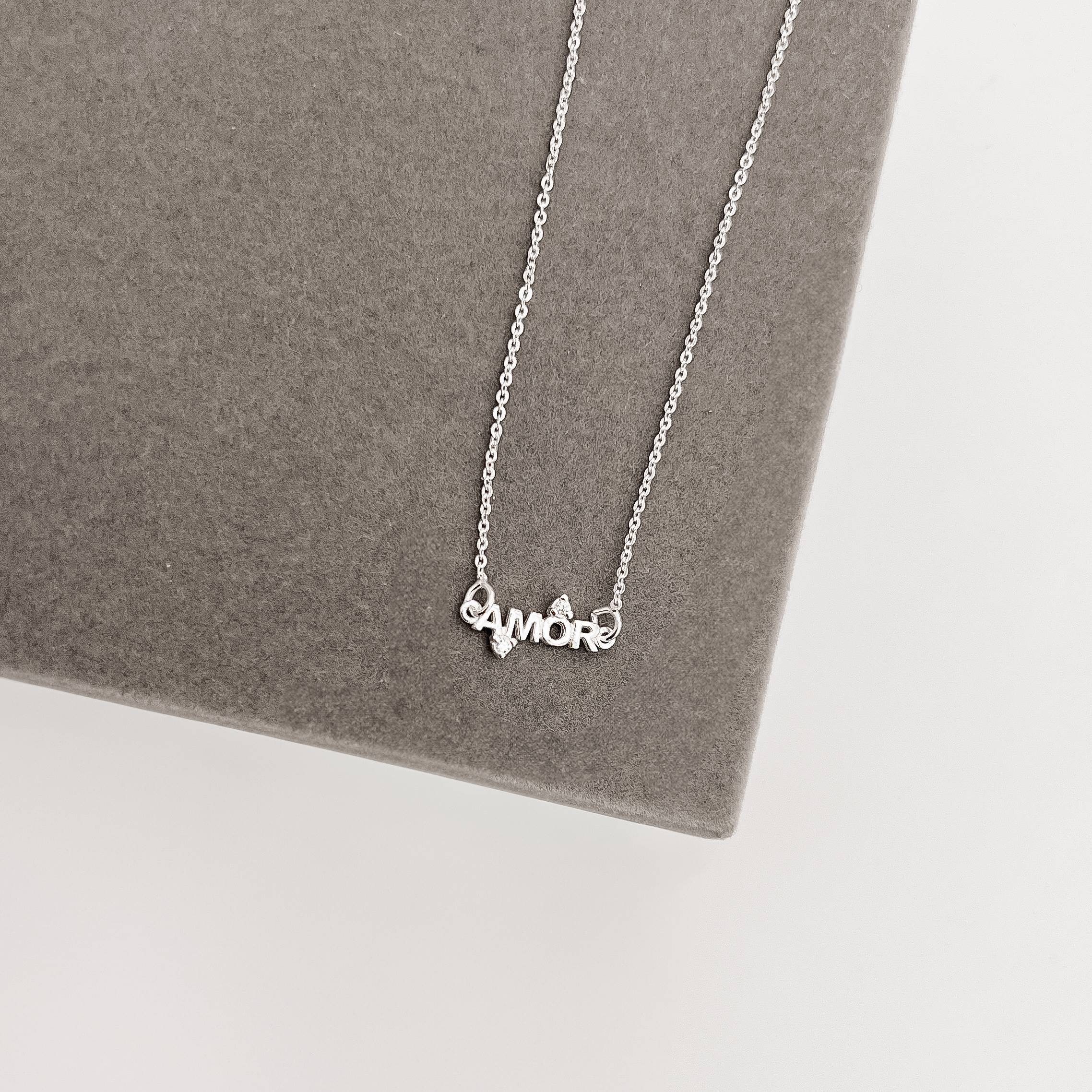 Imagem Colar entremeio amor com zircônias 17mm corrente cadeadinho 40+5cm