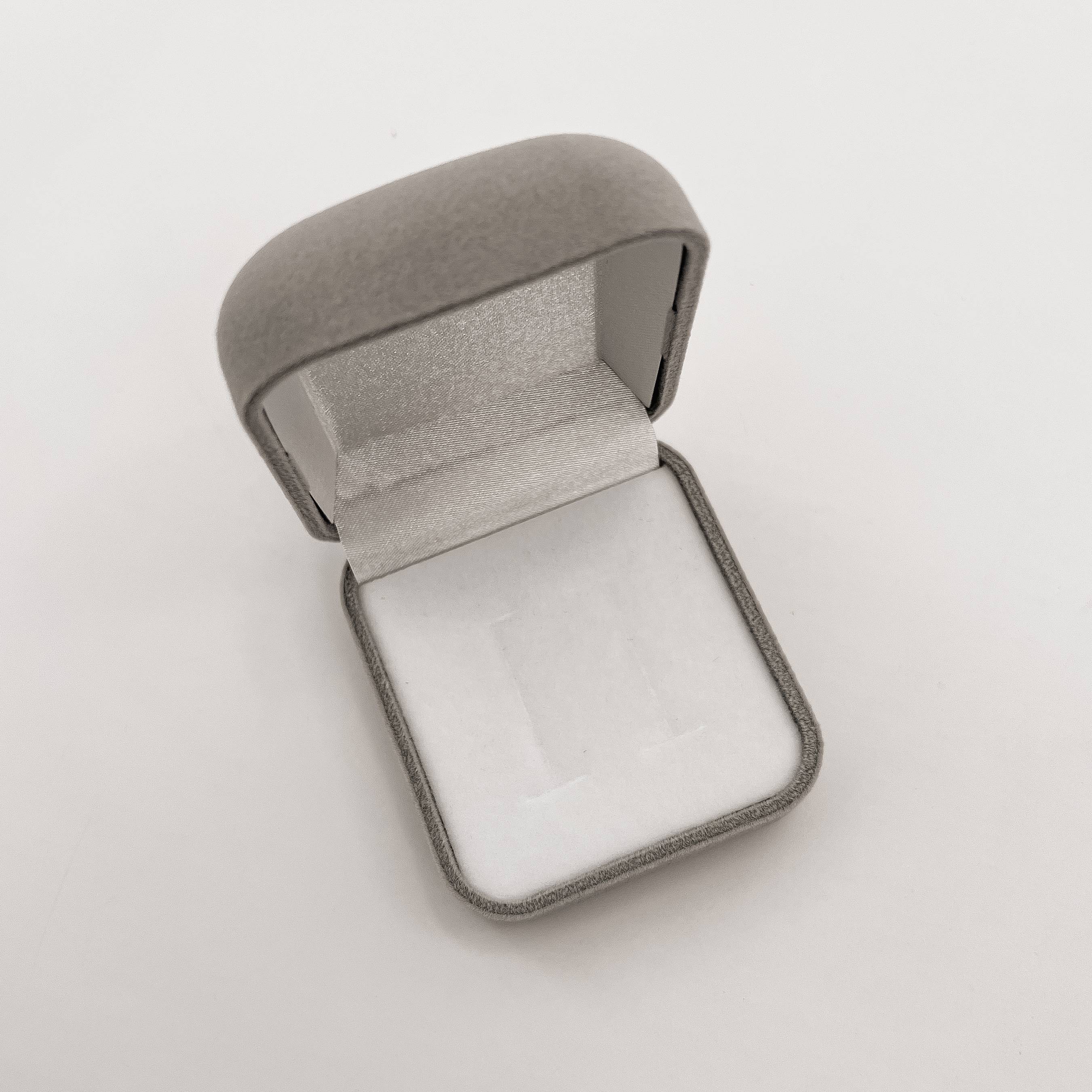 Porta joias anel cinza interior branco duplo