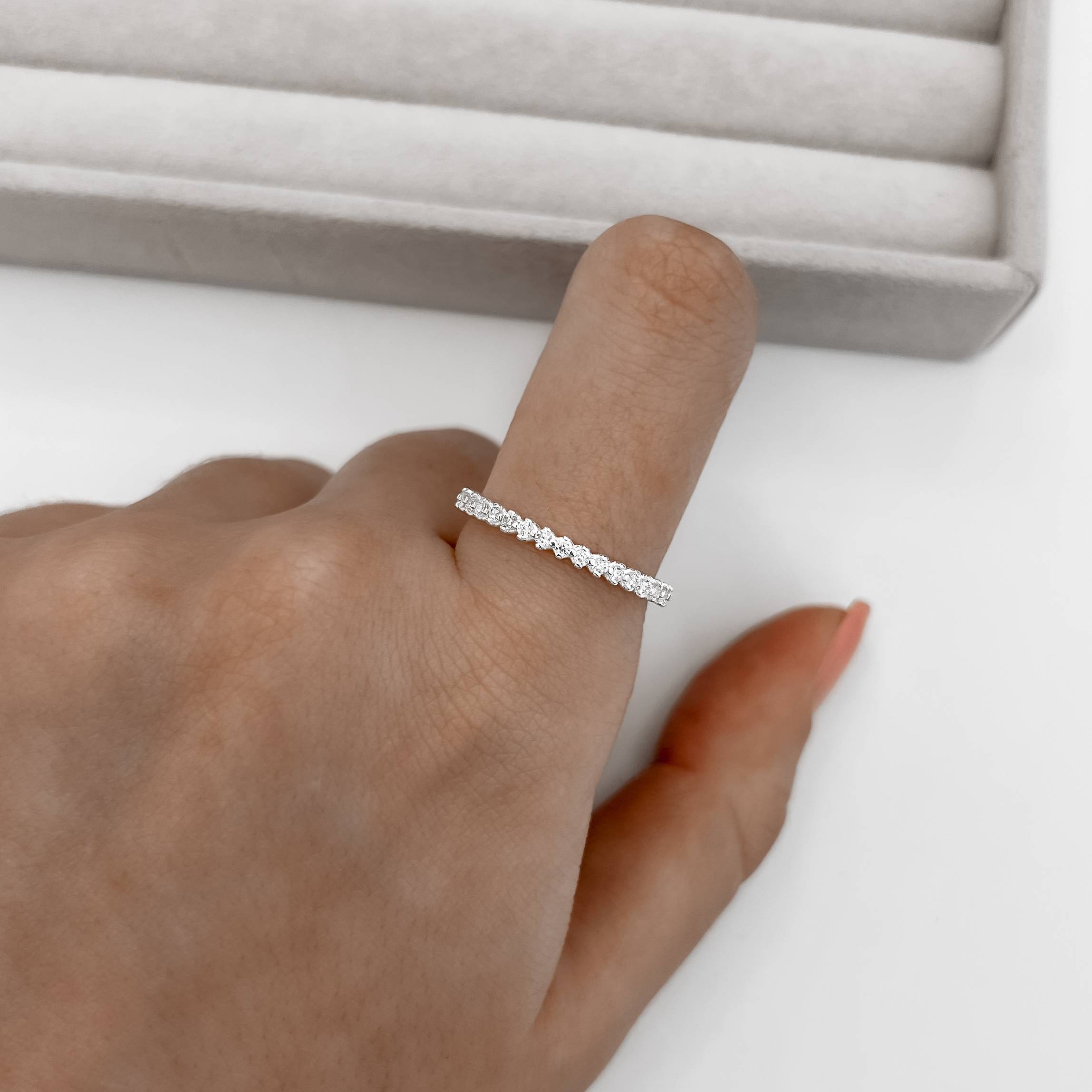 Imagem Secundária Anel aliança toda cravejada 2mm