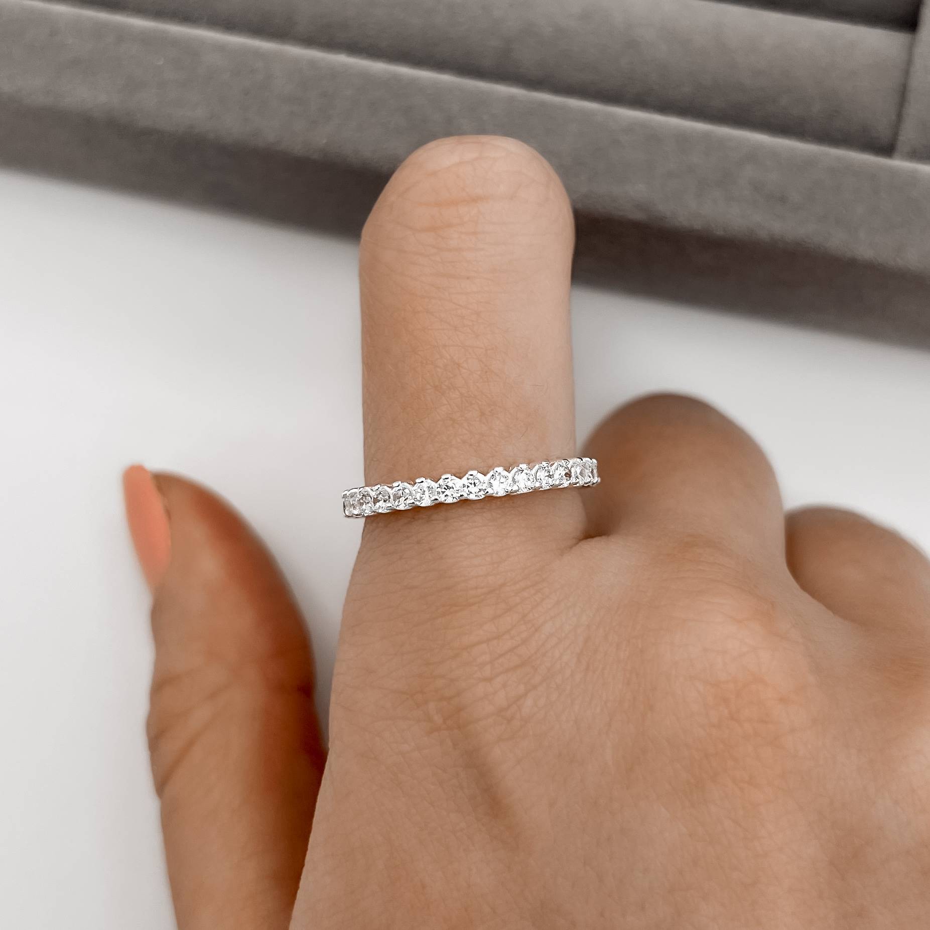 Imagem Anel aliança toda cravejada 2.5mm