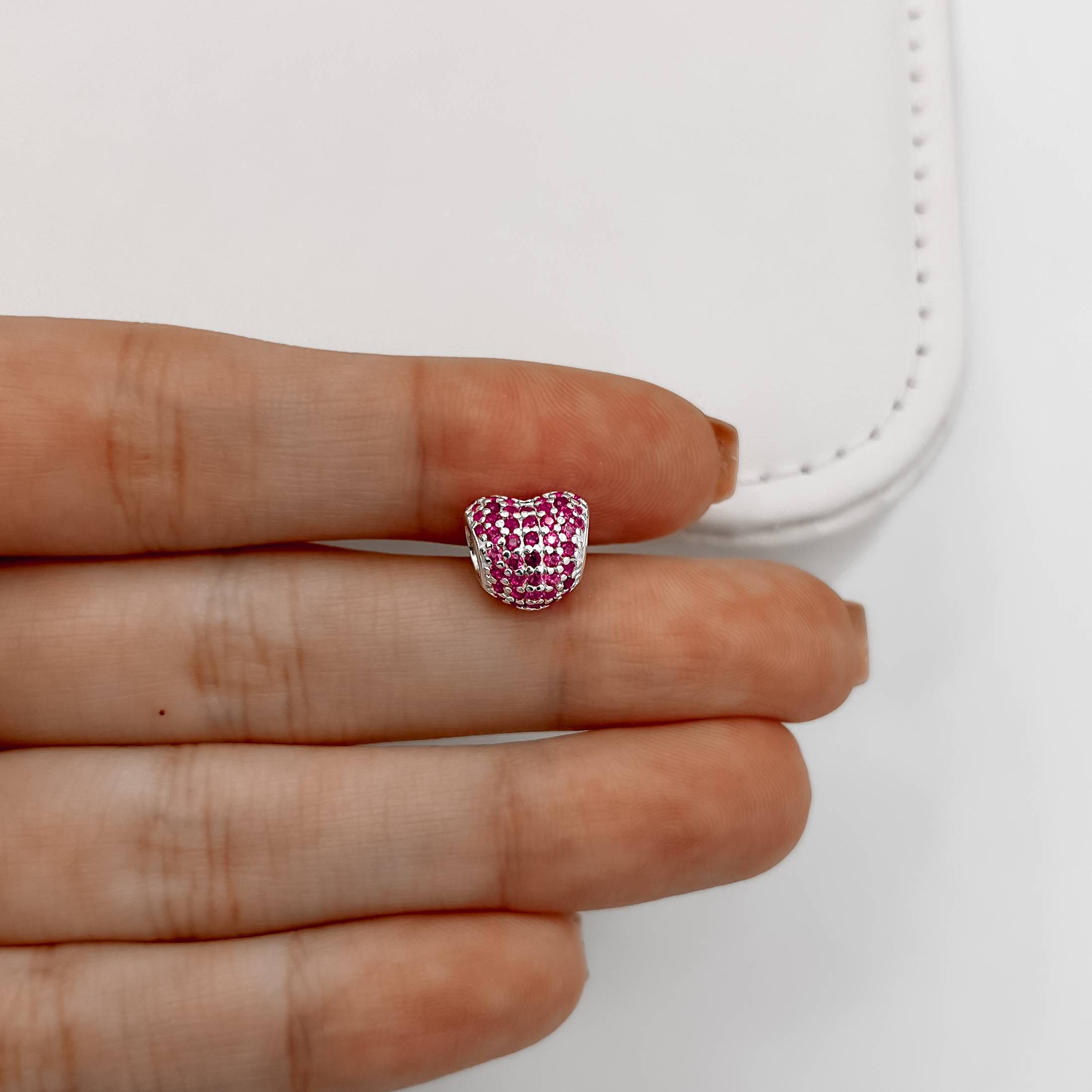 Berloque separador coração cravejado rosa 10mm