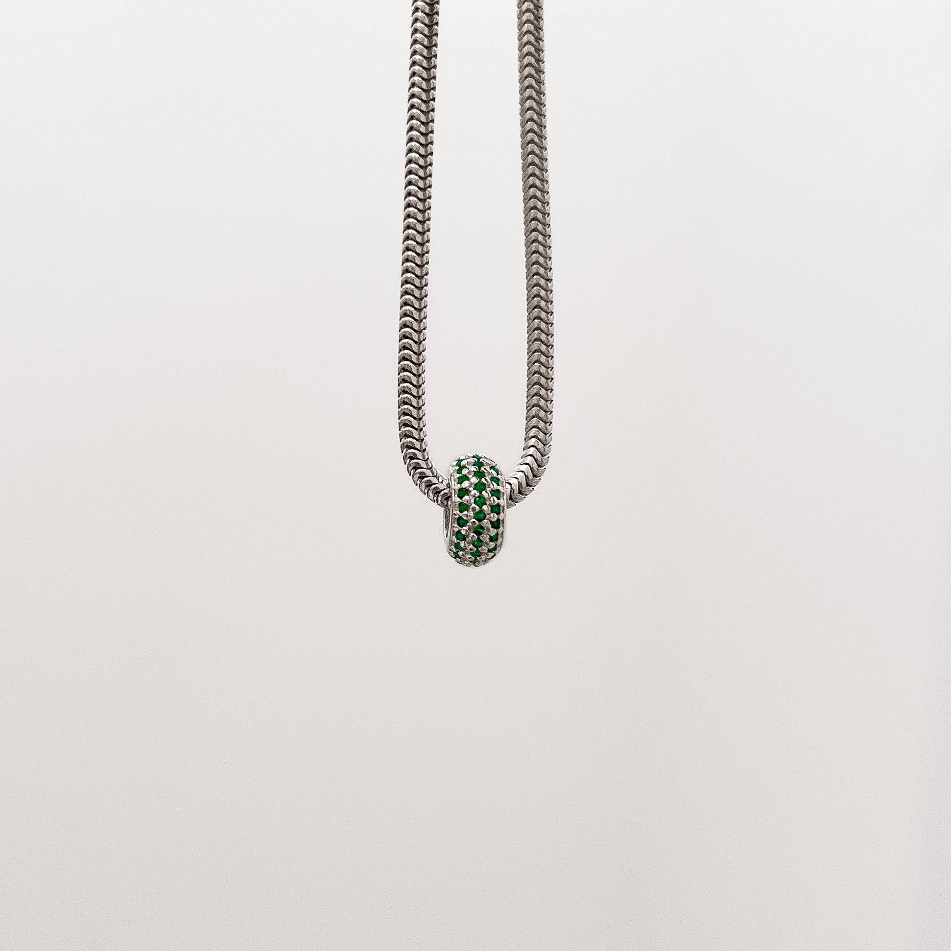 Berloque separador triplo cravejado verde 10mm