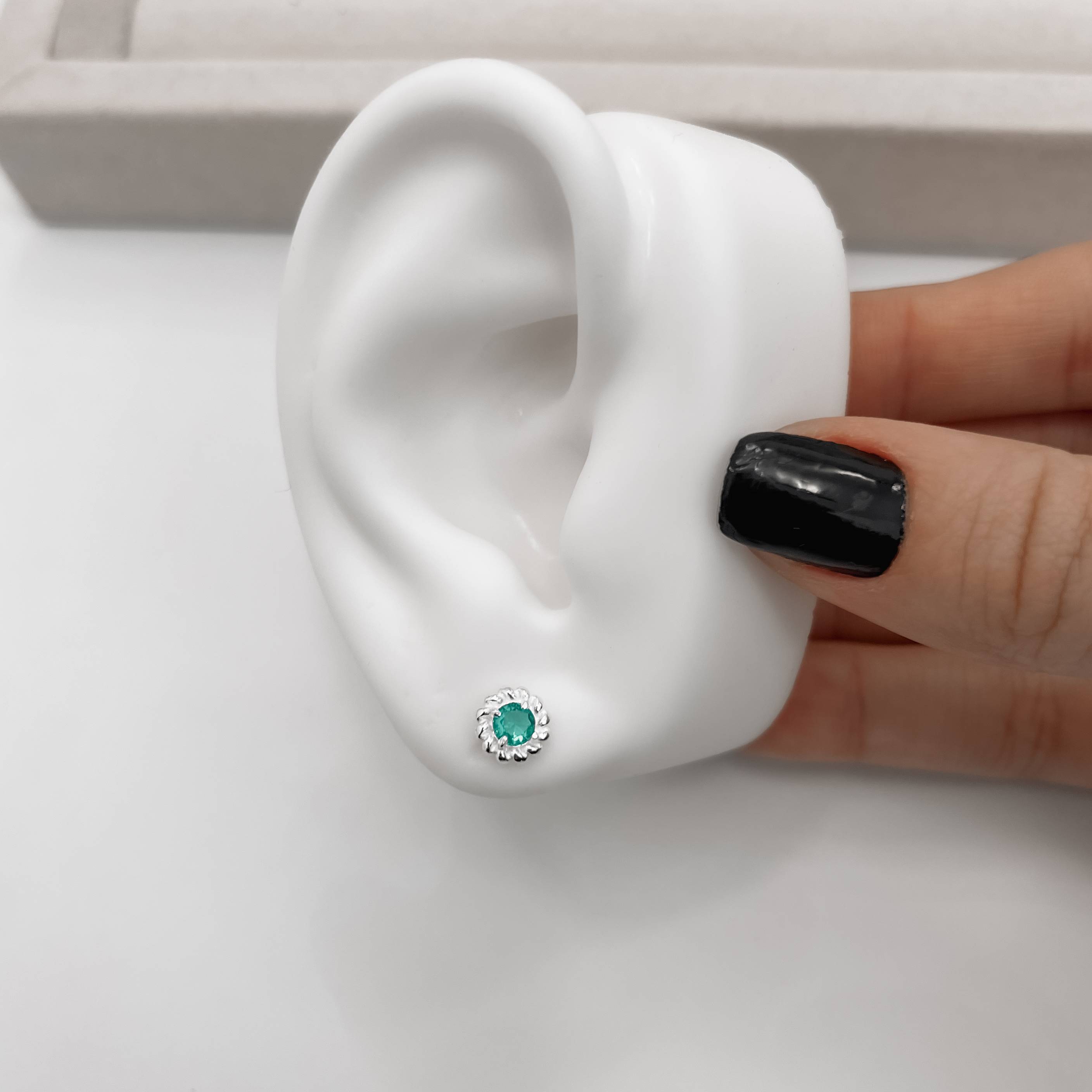 Imagem Secundária Brinco zircônia redonda acqua detalhe torcido 7mm