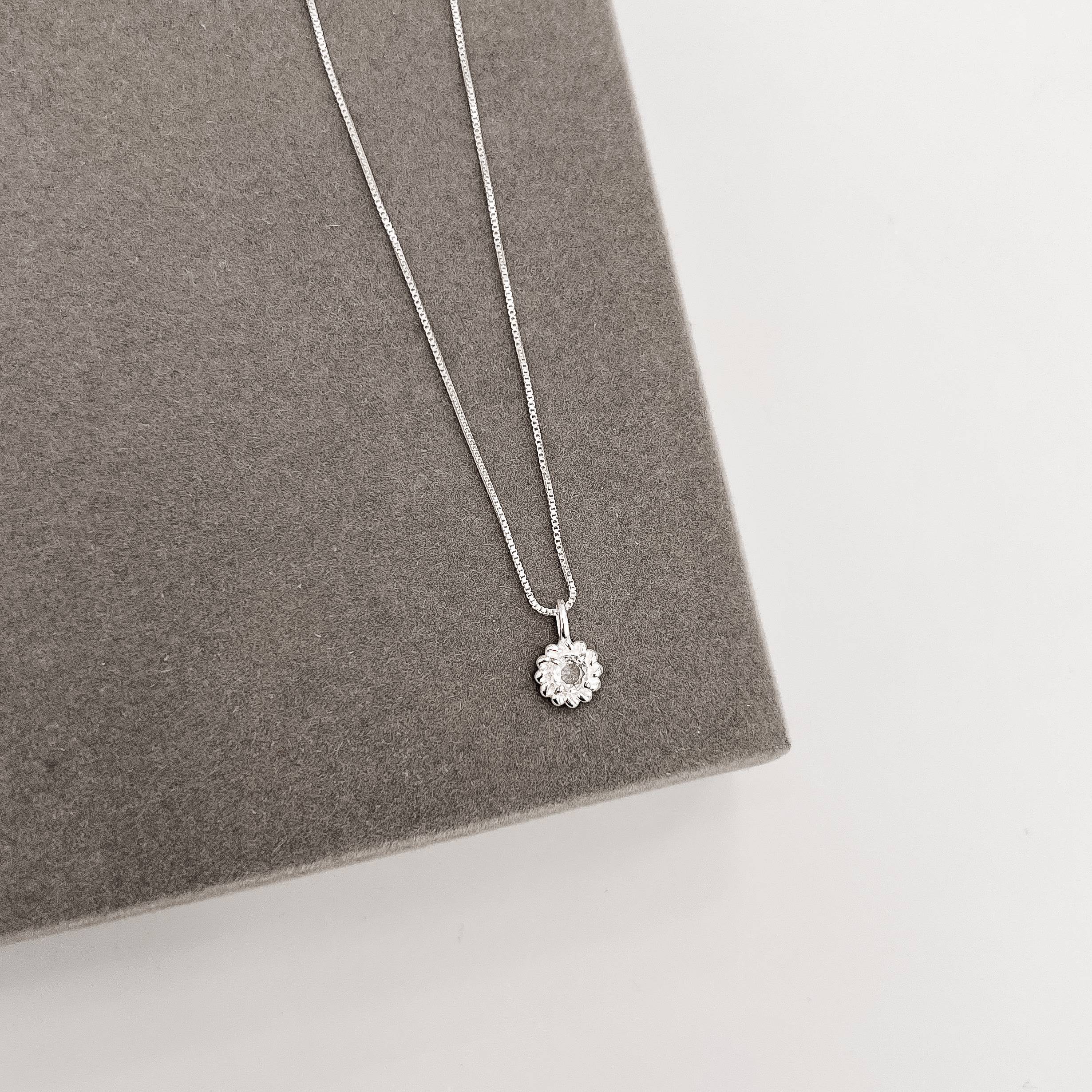 Imagem Colar pingente zircônia redonda cristal detalhe torcido 7mm 40cm