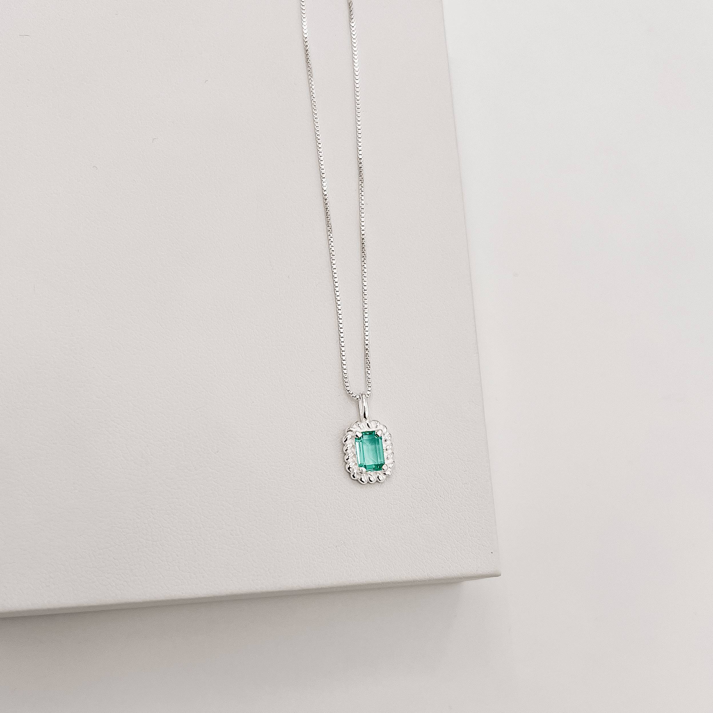 Imagem Colar pingente zircônia retangular acqua detalhe torcido 10mm 45cm