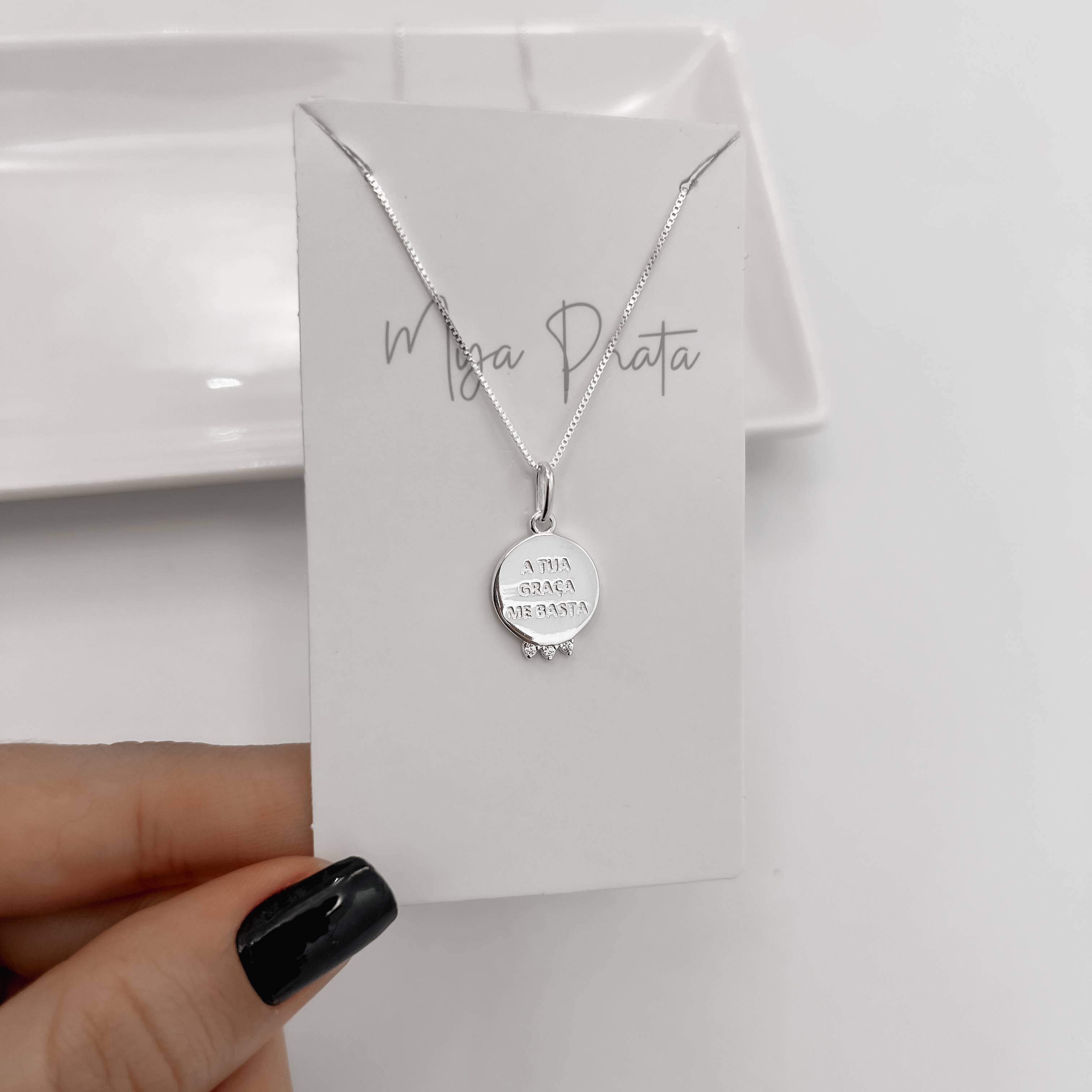 Colar pingente medalha a tua graça me basta 14mm com zircônias 45cm