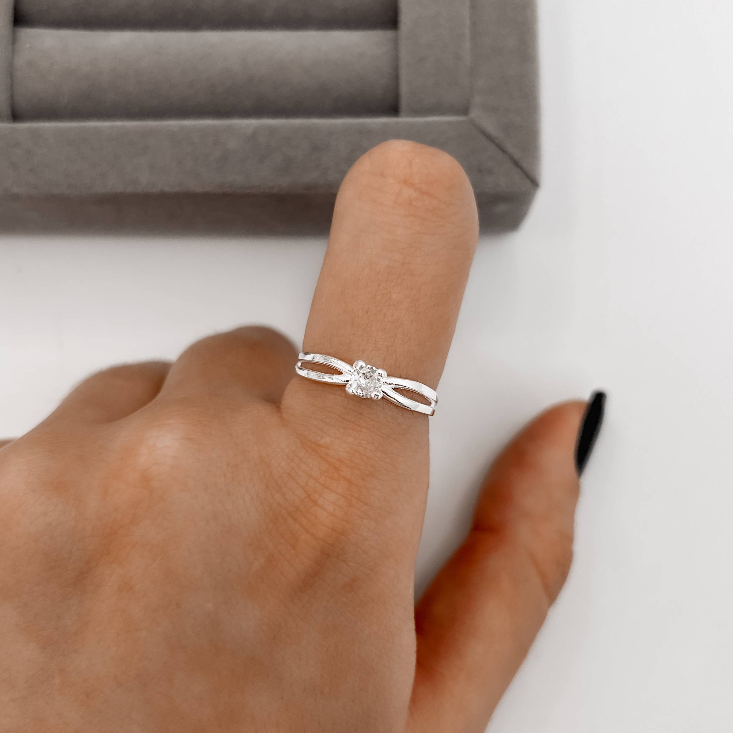 Imagem Secundária Anel solitário 4mm fio duplo