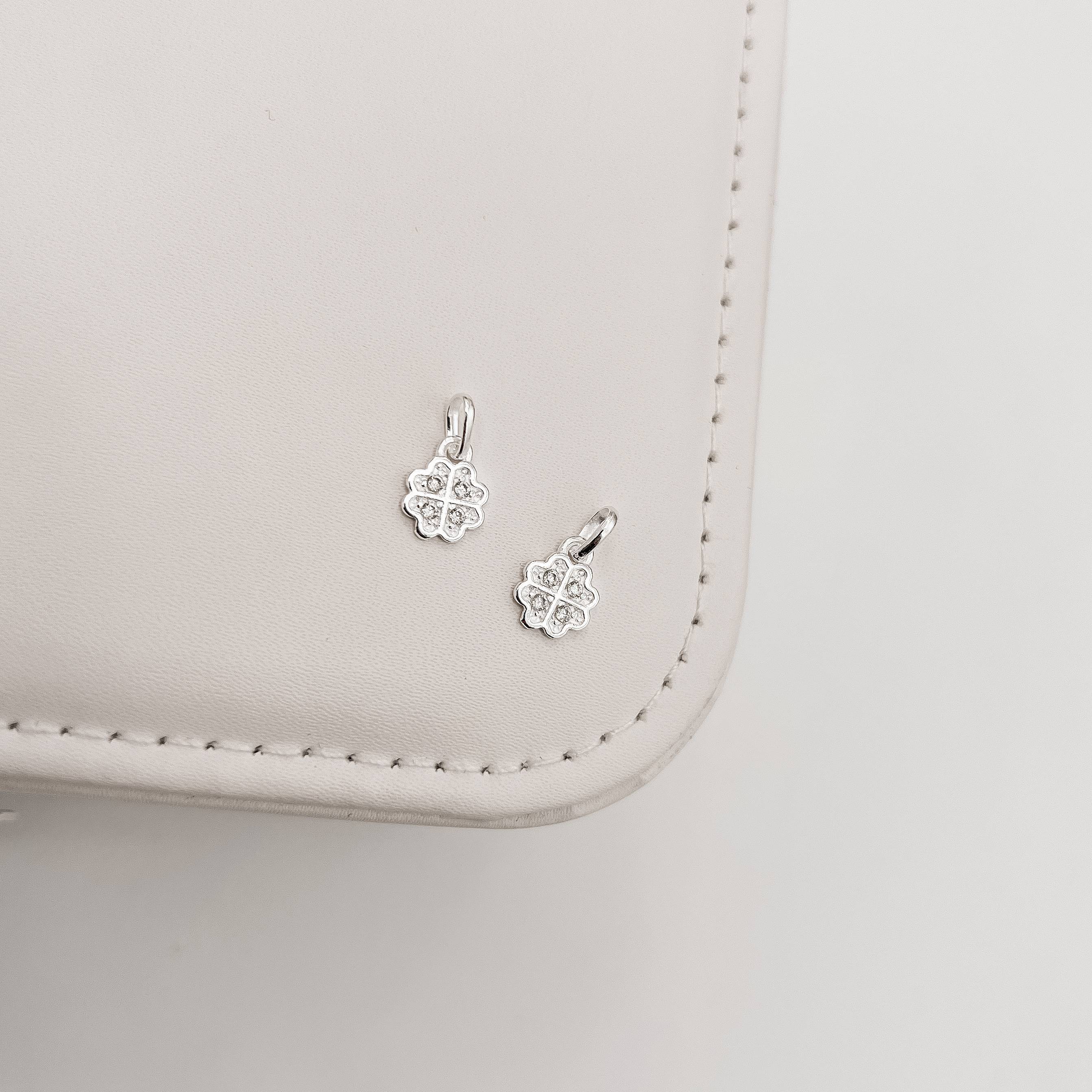 Pingente trevo com zircônias 7mm 