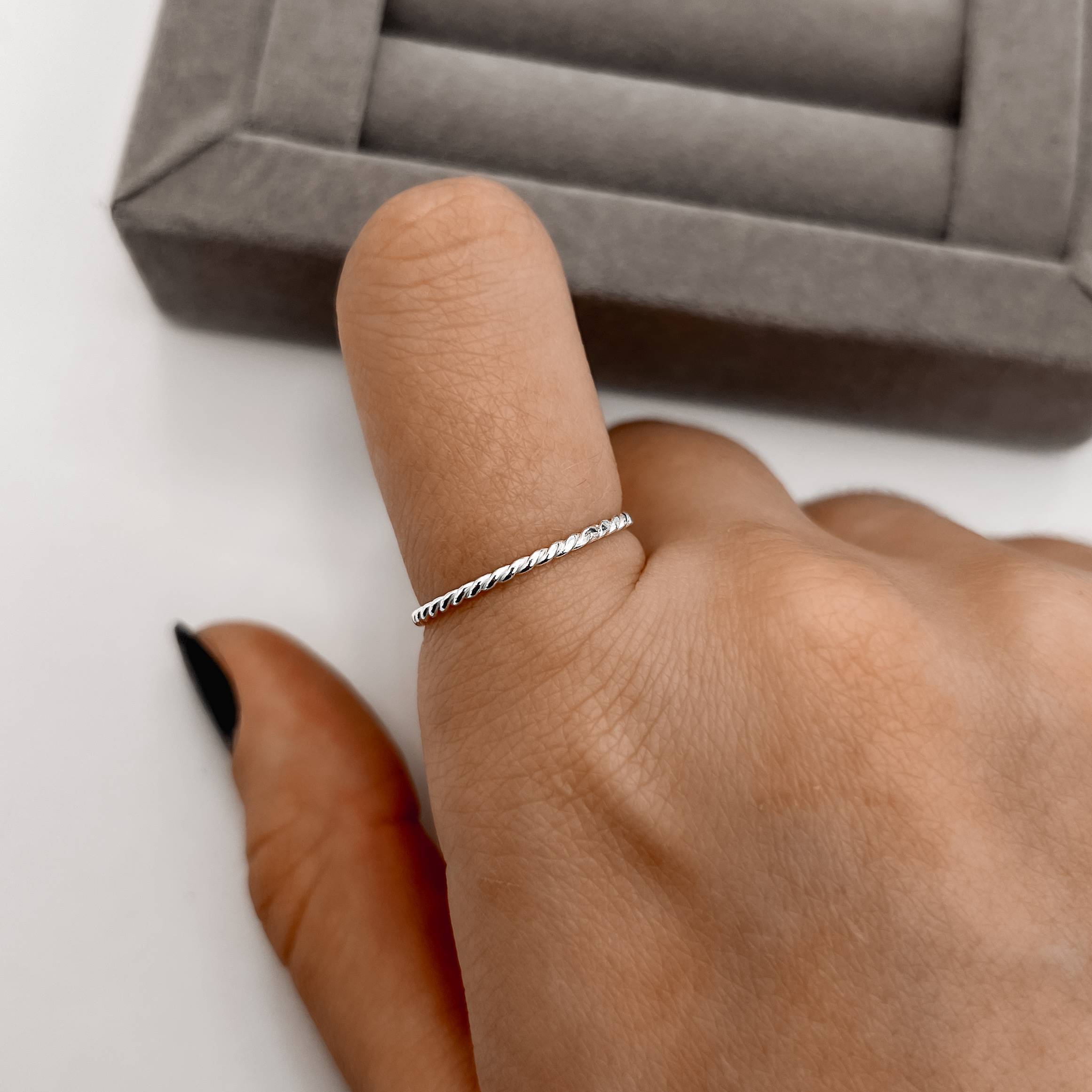 Imagem Secundária Anel torcido fino