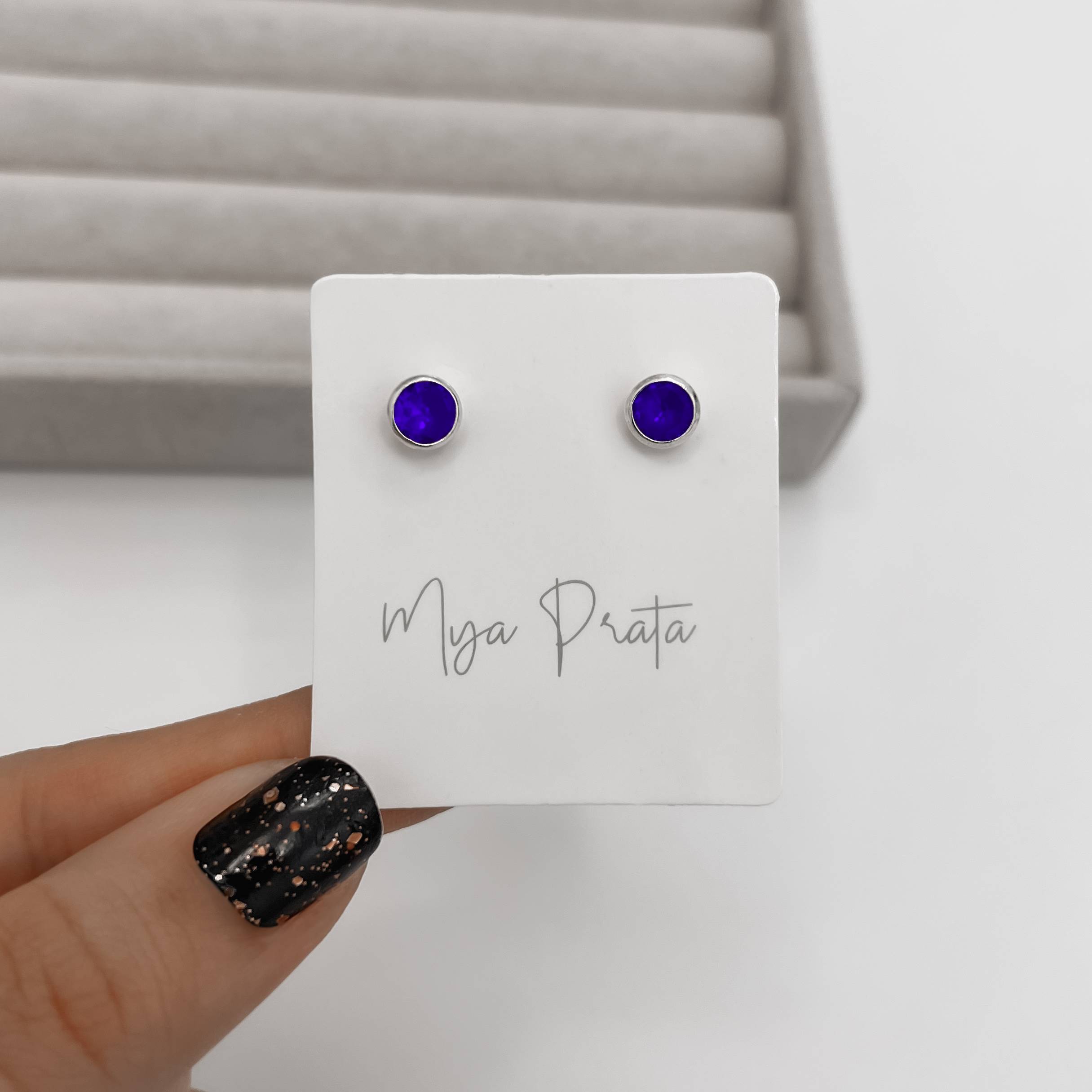 Imagem Secundária Brinco zircônia redonda azul bic embutida 5mm