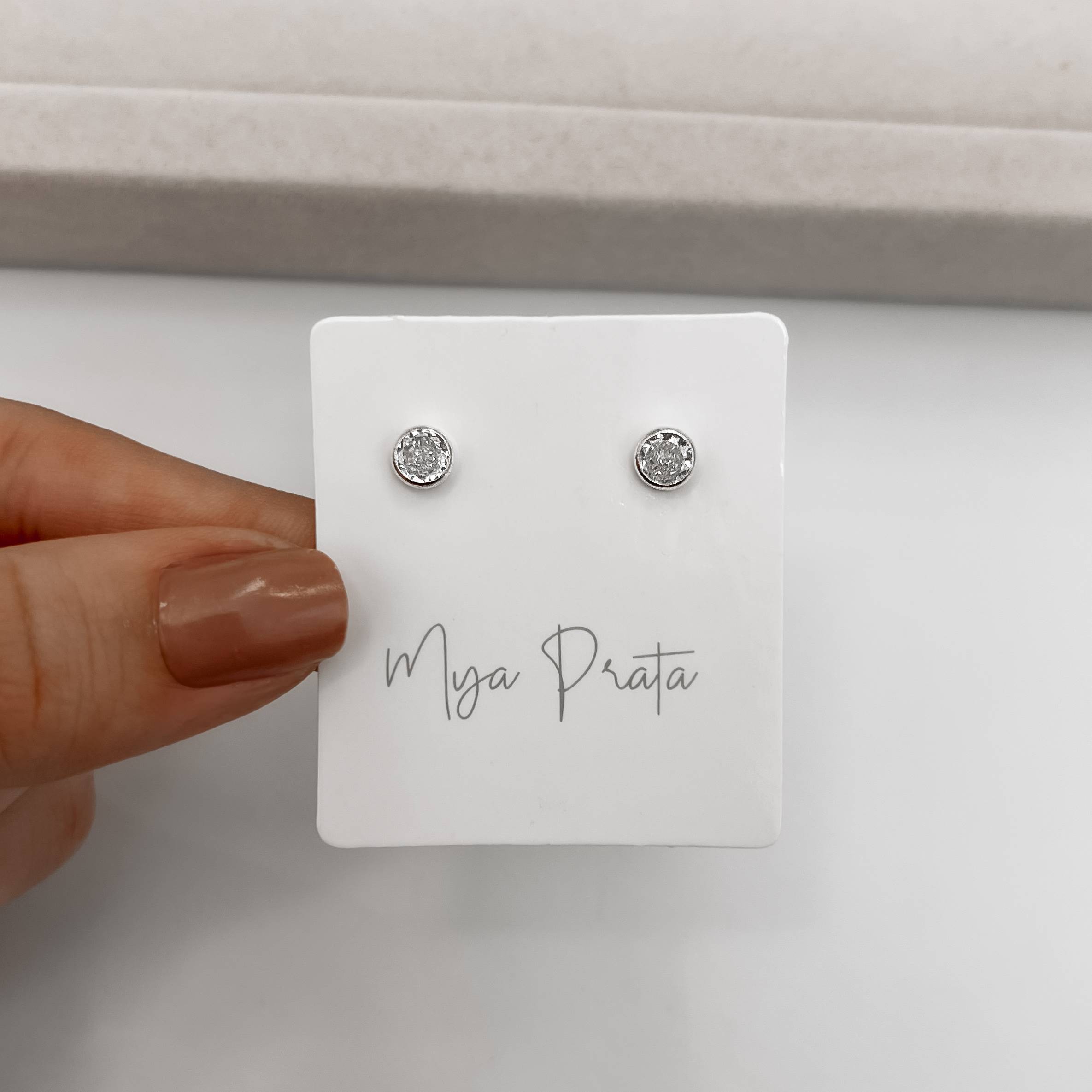 Imagem Secundária Brinco zircônia redonda cristal embutida 5mm